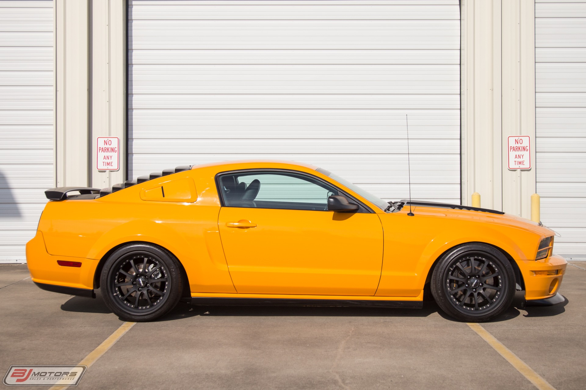 Used-2007-Ford-Mustang-Parnelli-Jones-with-Aluminator-XS-Crate-Engine-Track-Setup