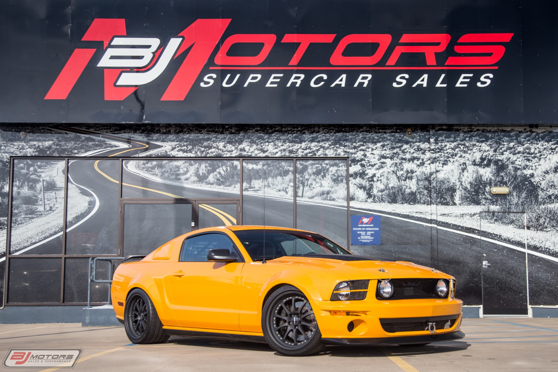 Used-2007-Ford-Mustang-Parnelli-Jones-with-Aluminator-XS-Crate-Engine-Track-Setup