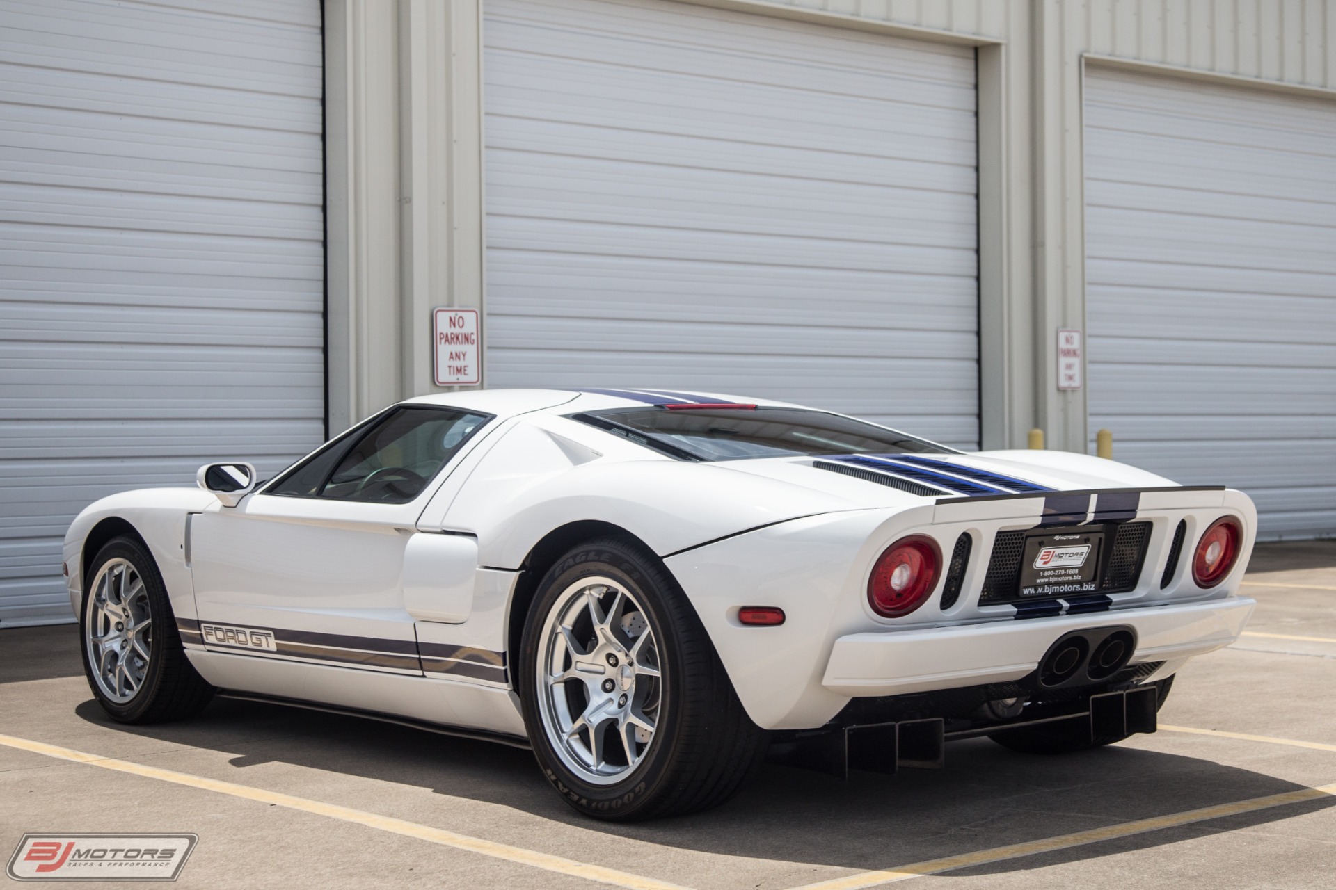 Used-2005-Ford-GT