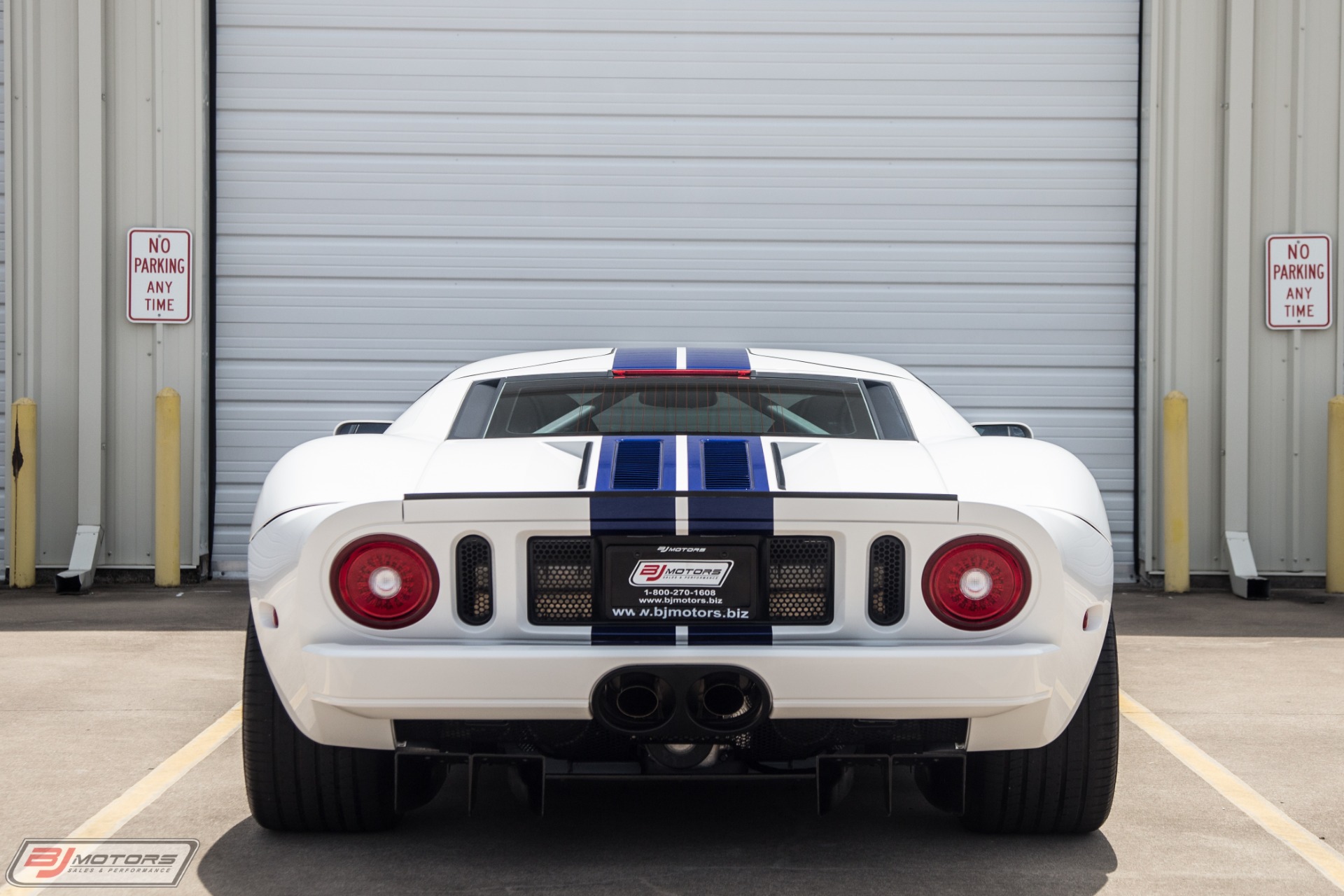 Used-2005-Ford-GT