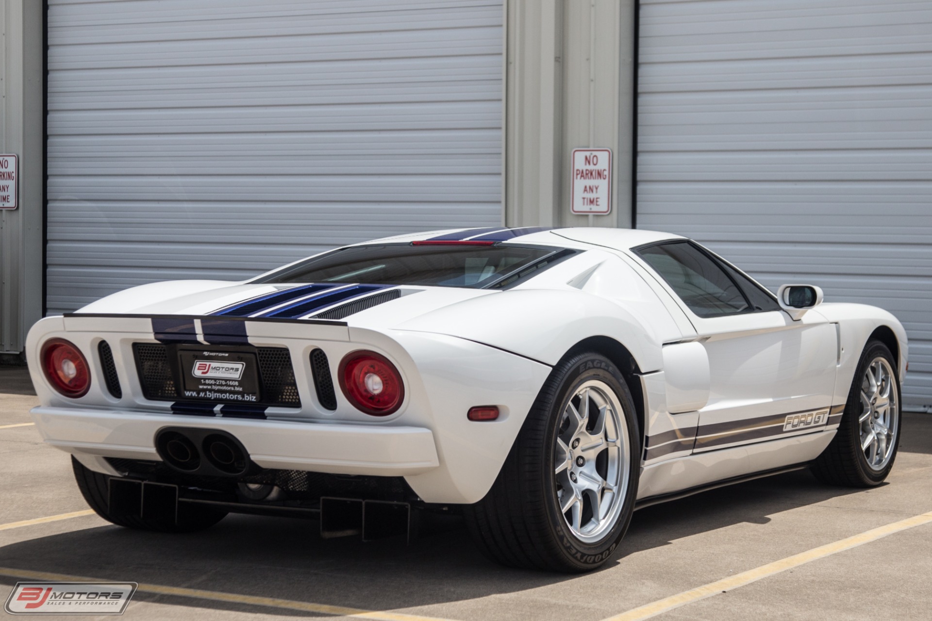 Used-2005-Ford-GT