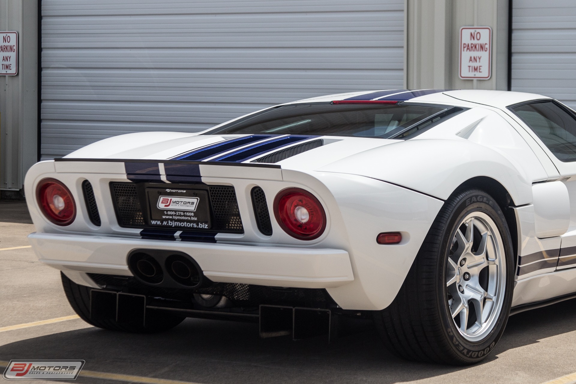 Used-2005-Ford-GT