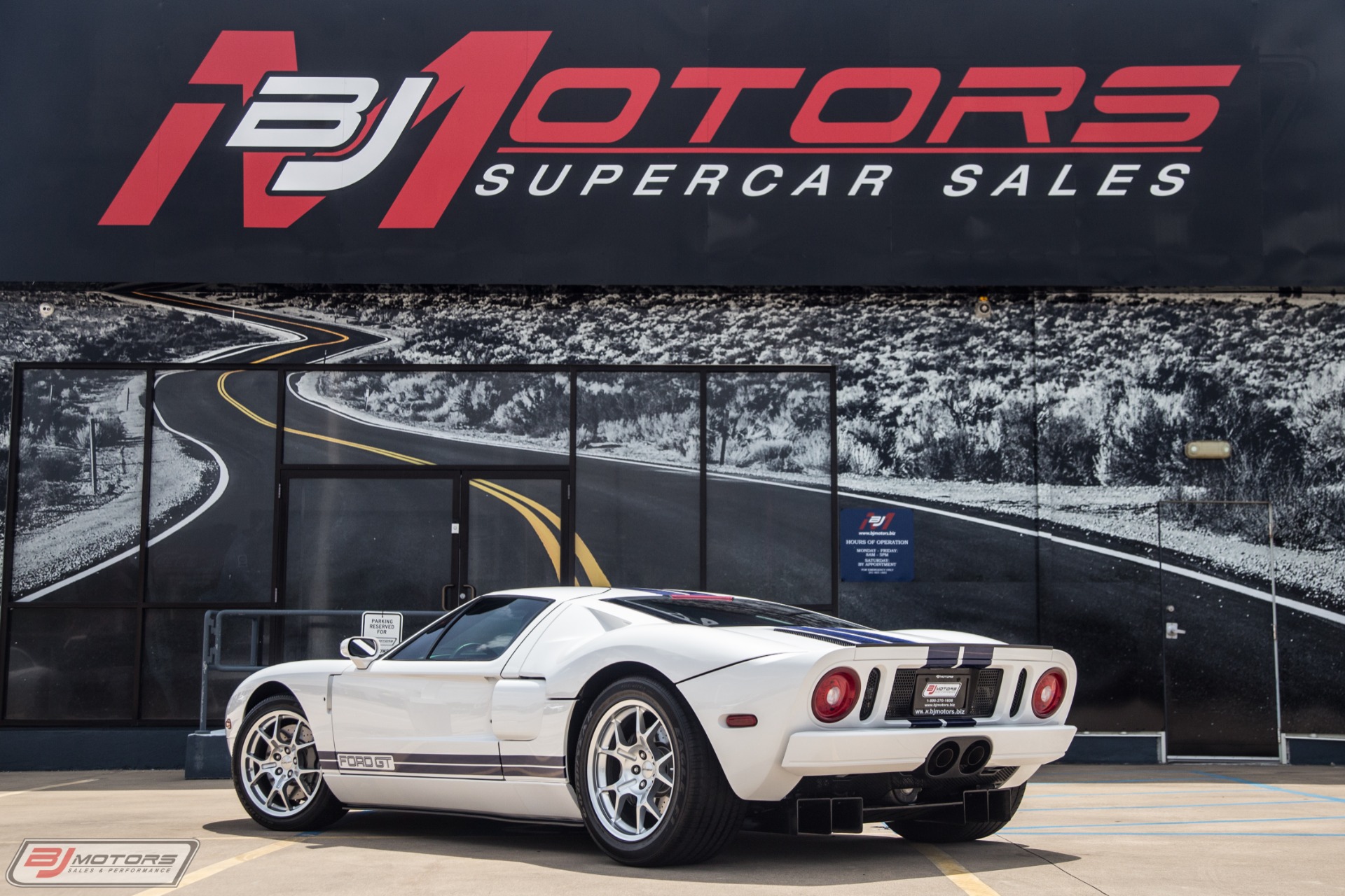 Used-2005-Ford-GT