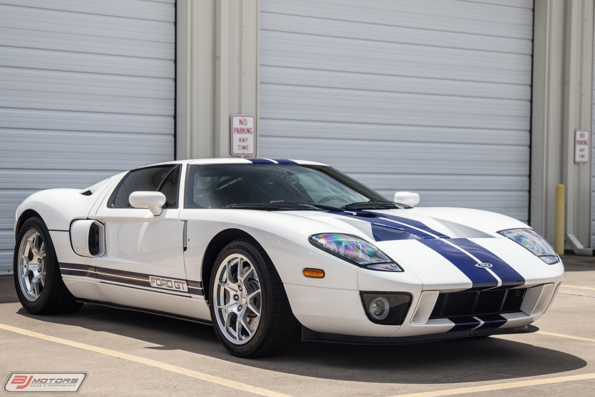 Used-2005-Ford-GT