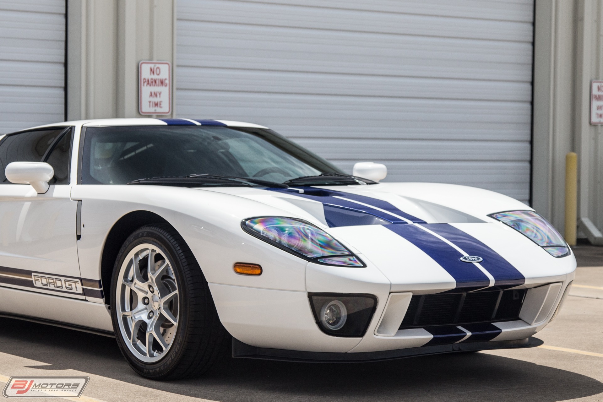 Used-2005-Ford-GT