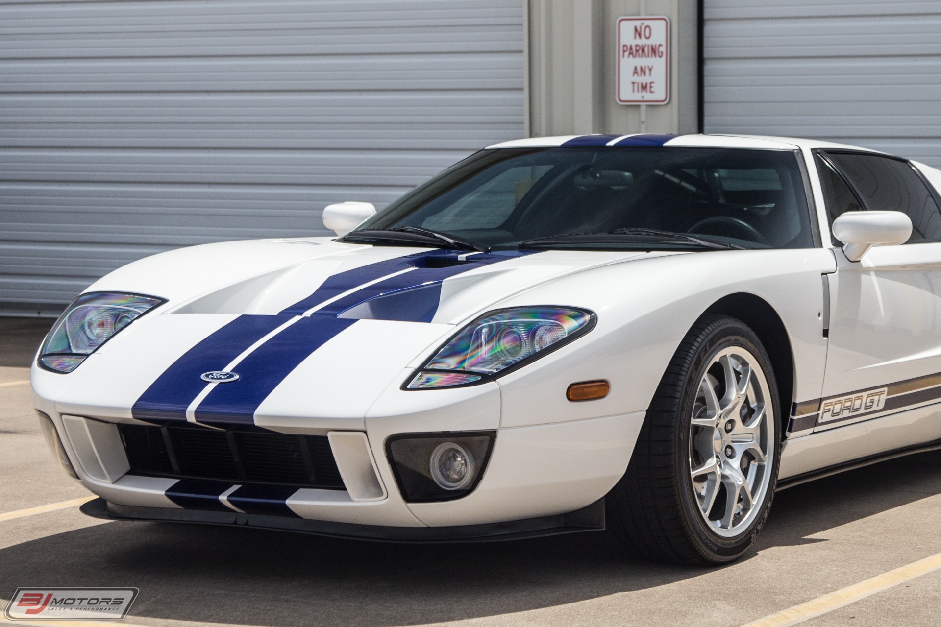 Used-2005-Ford-GT