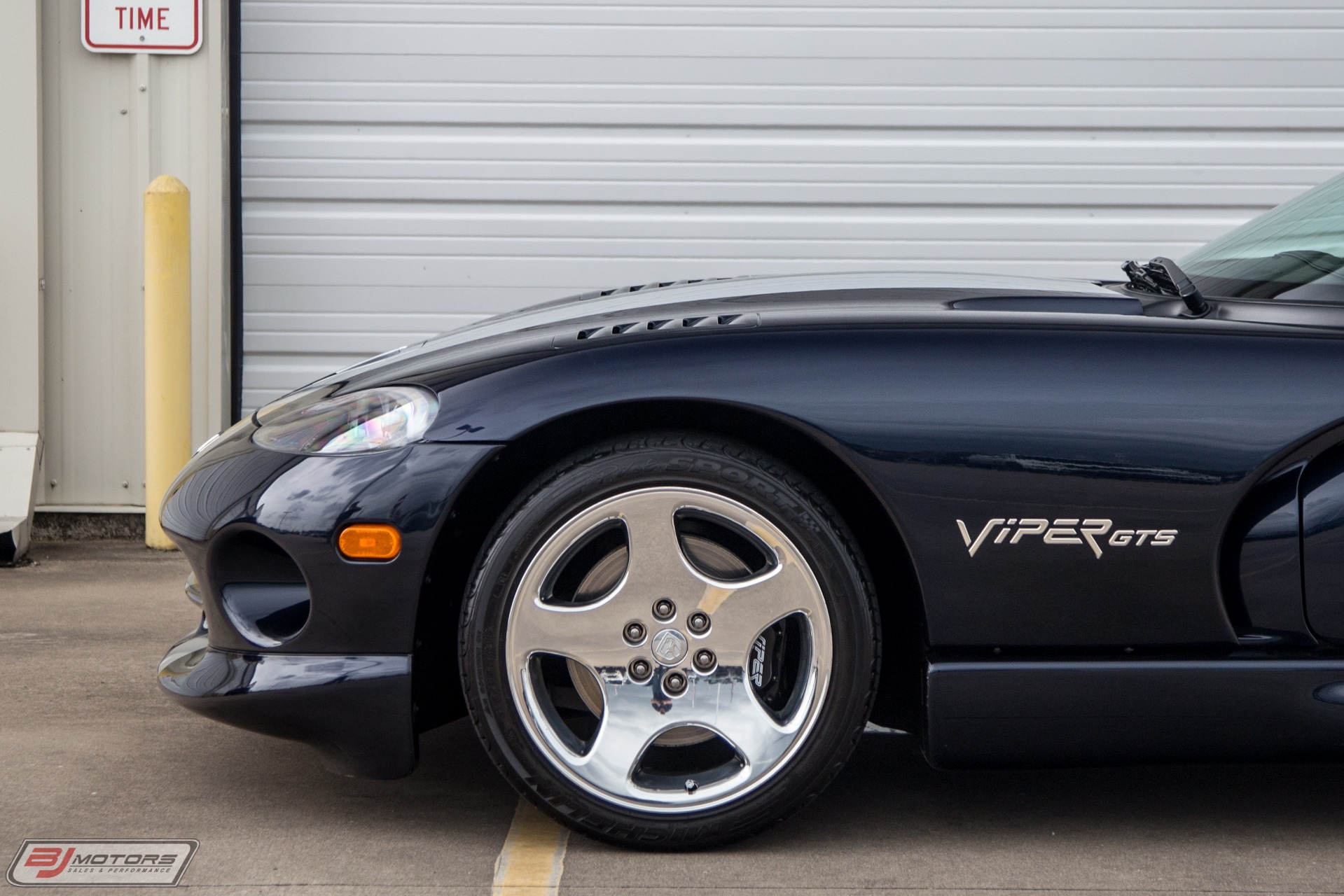 Used-2001-Dodge-Viper-GTS-with-356-Miles