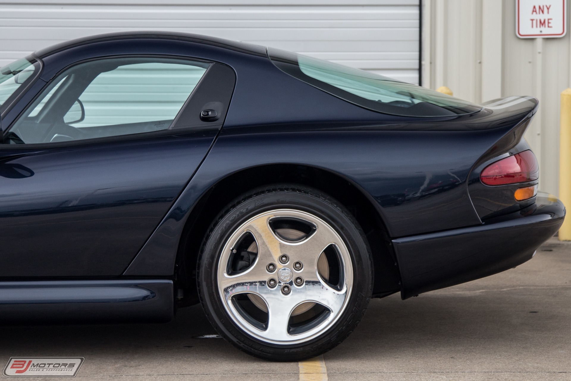 Used-2001-Dodge-Viper-GTS-with-356-Miles