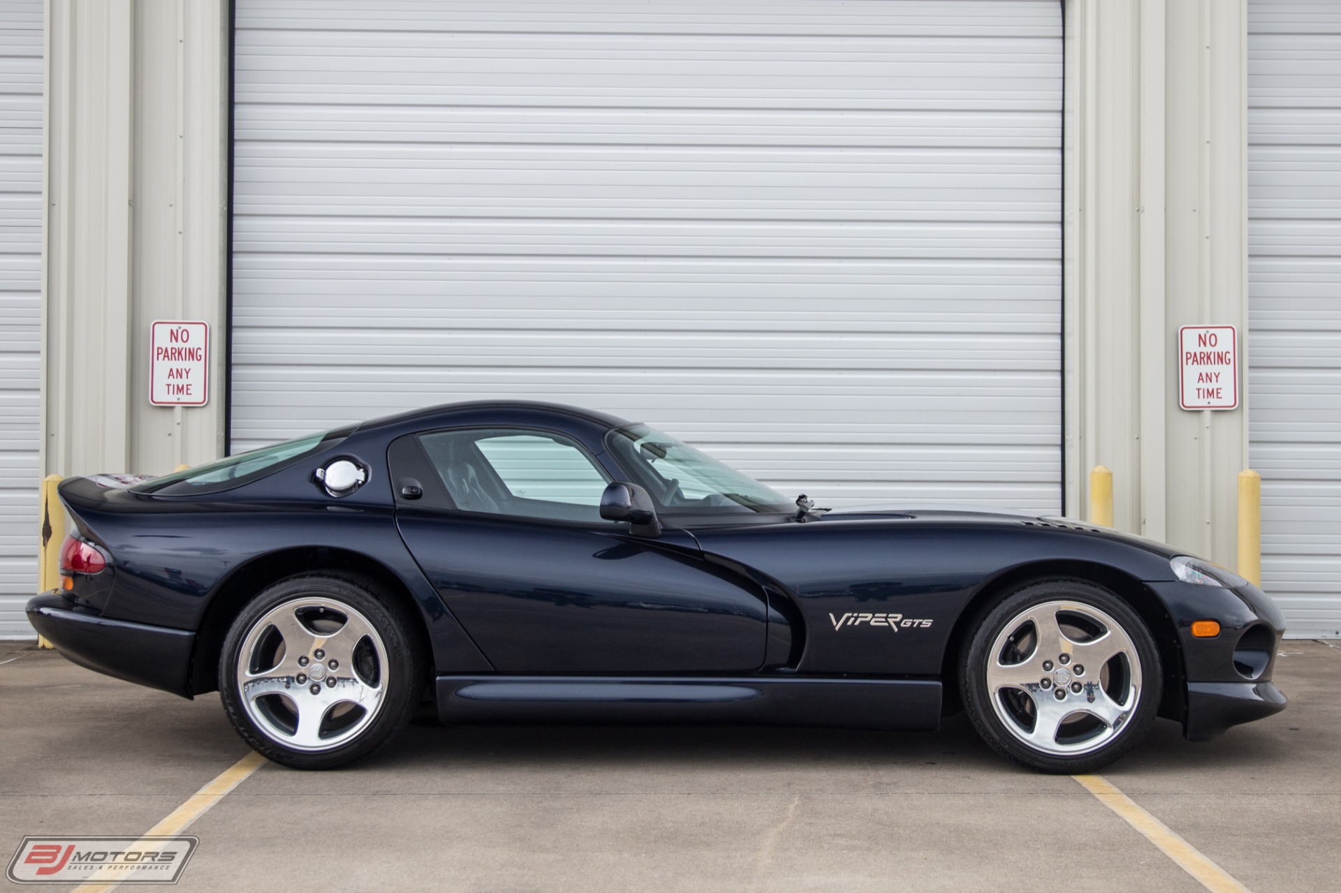 Used-2001-Dodge-Viper-GTS-with-356-Miles