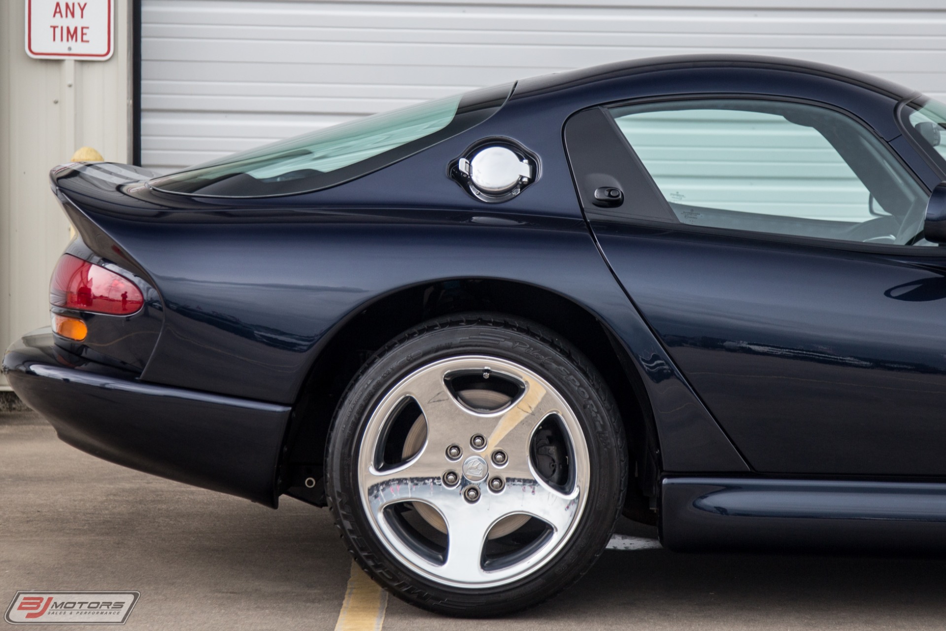 Used-2001-Dodge-Viper-GTS-with-356-Miles