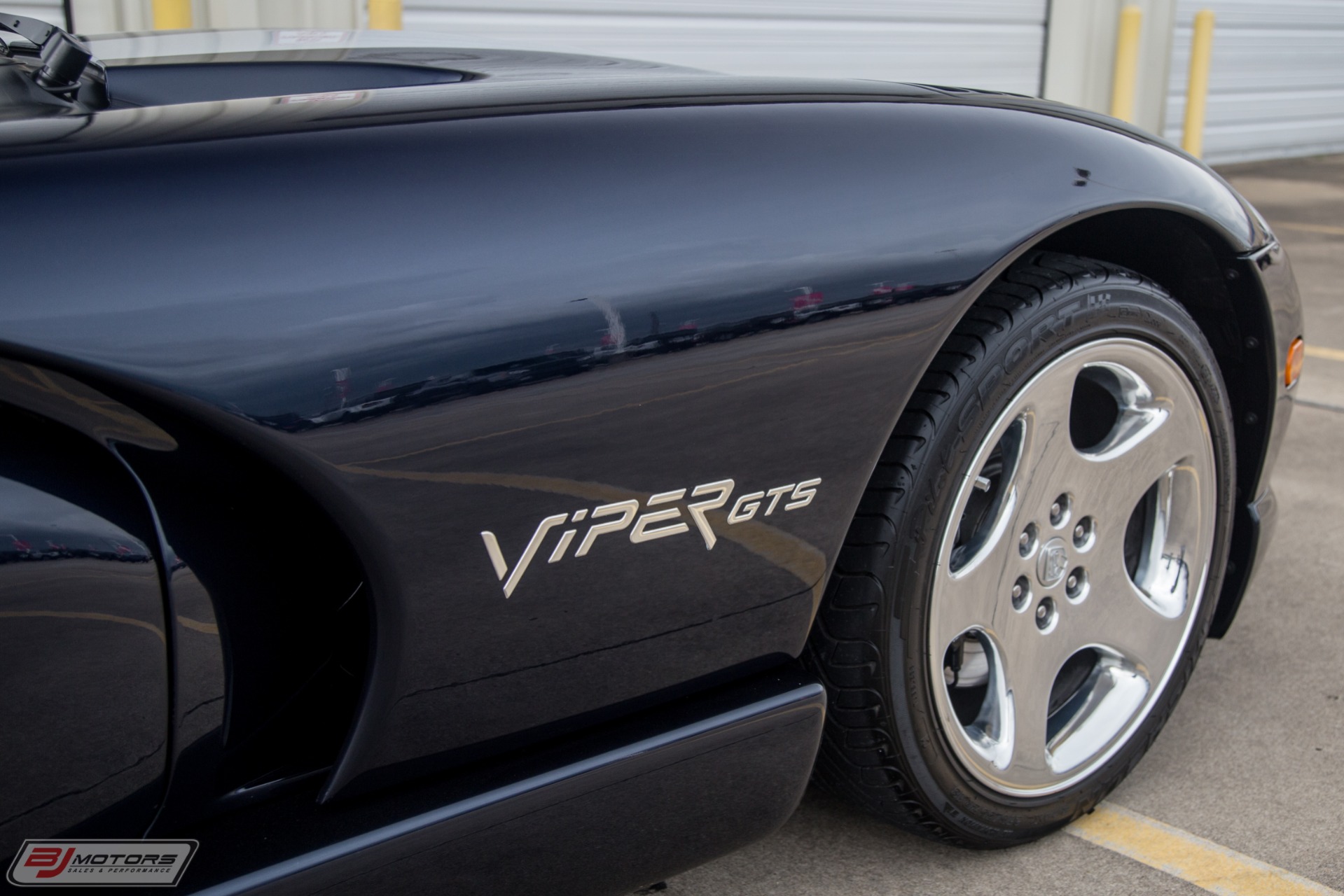 Used-2001-Dodge-Viper-GTS-with-356-Miles