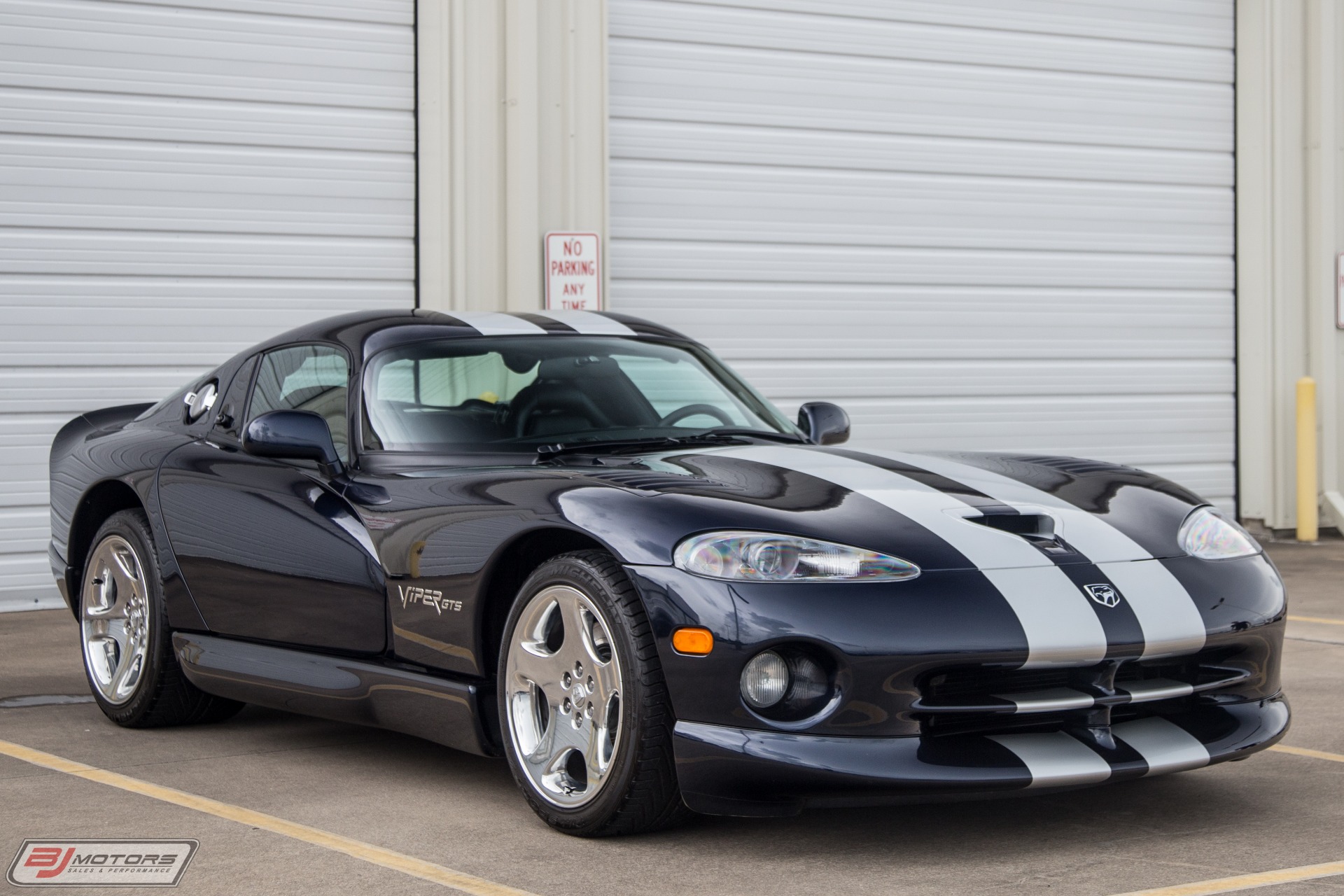 Used-2001-Dodge-Viper-GTS-with-356-Miles