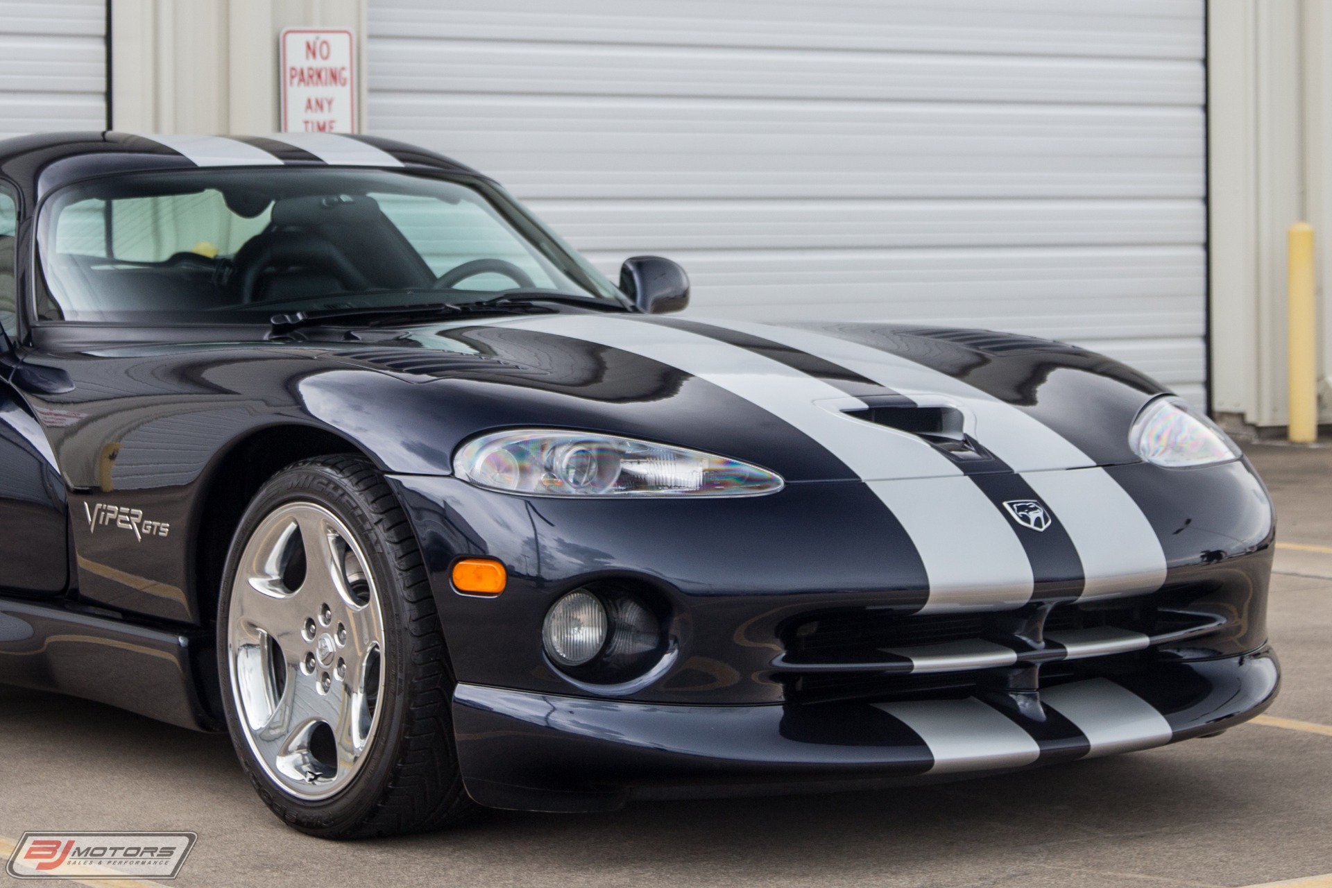 Used-2001-Dodge-Viper-GTS-with-356-Miles