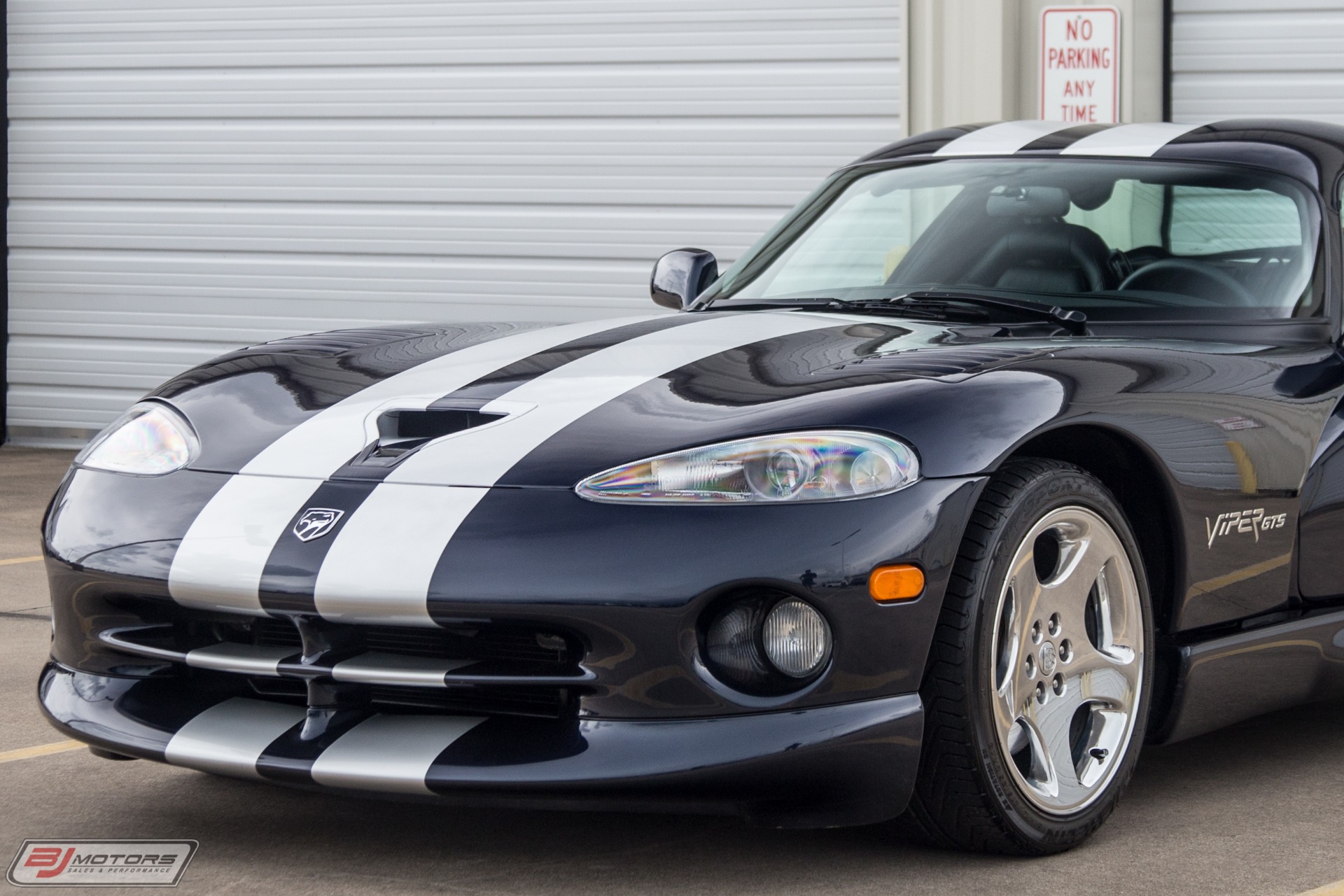 Used-2001-Dodge-Viper-GTS-with-356-Miles