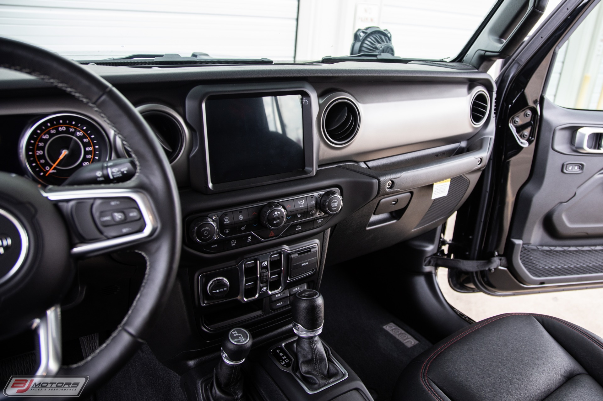 Used-2020-Jeep-Gladiator-Signature-Series