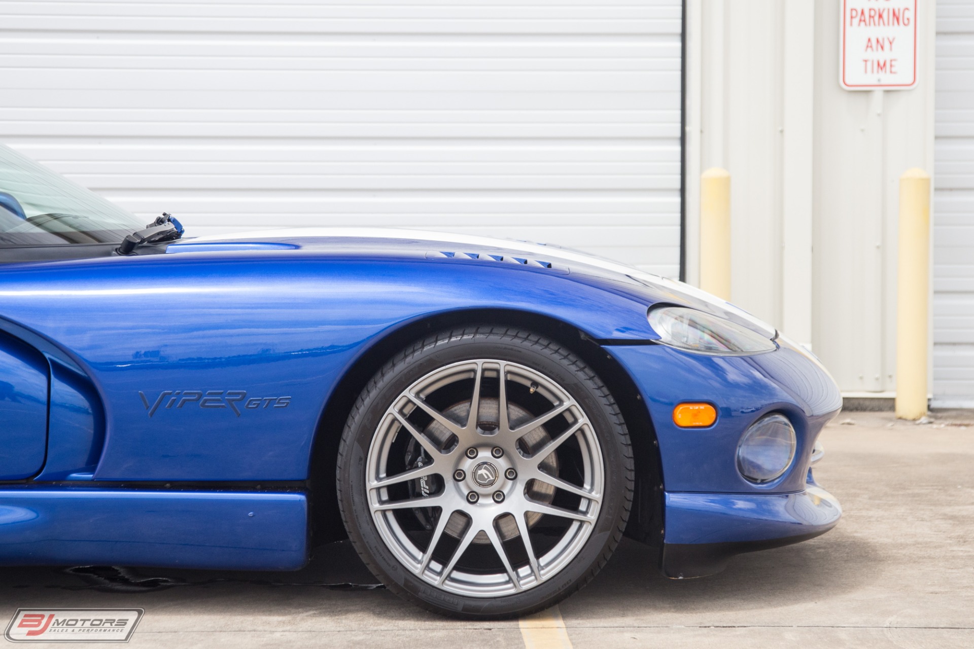 Used-1996-Dodge-Viper-GTS