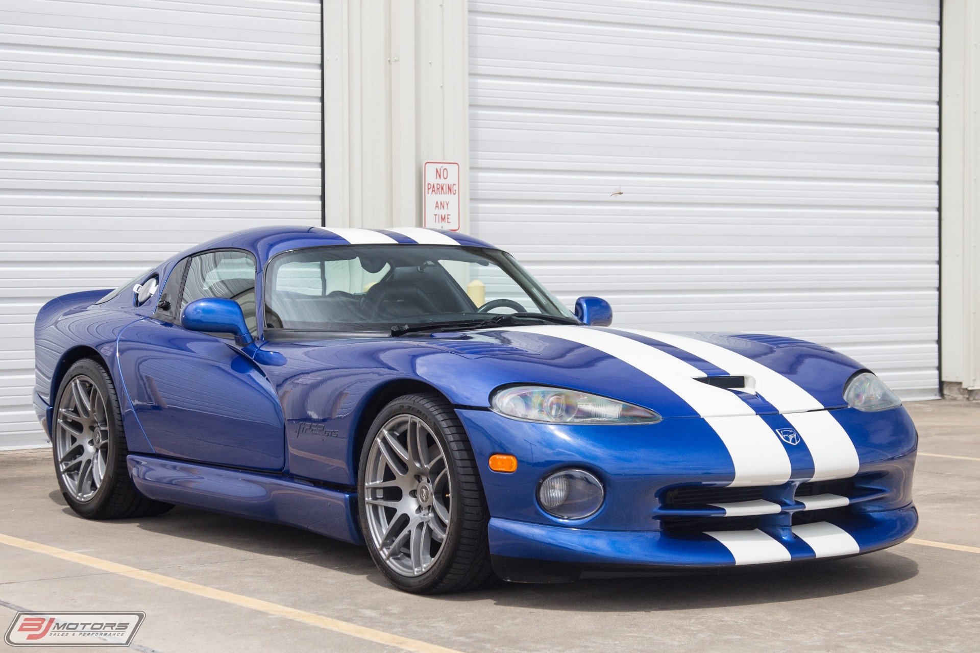 Used-1996-Dodge-Viper-GTS