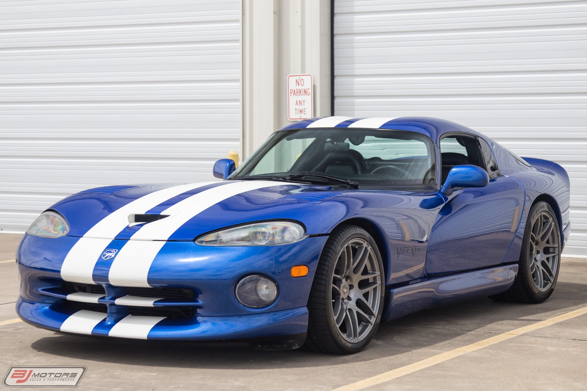 Used-1996-Dodge-Viper-GTS