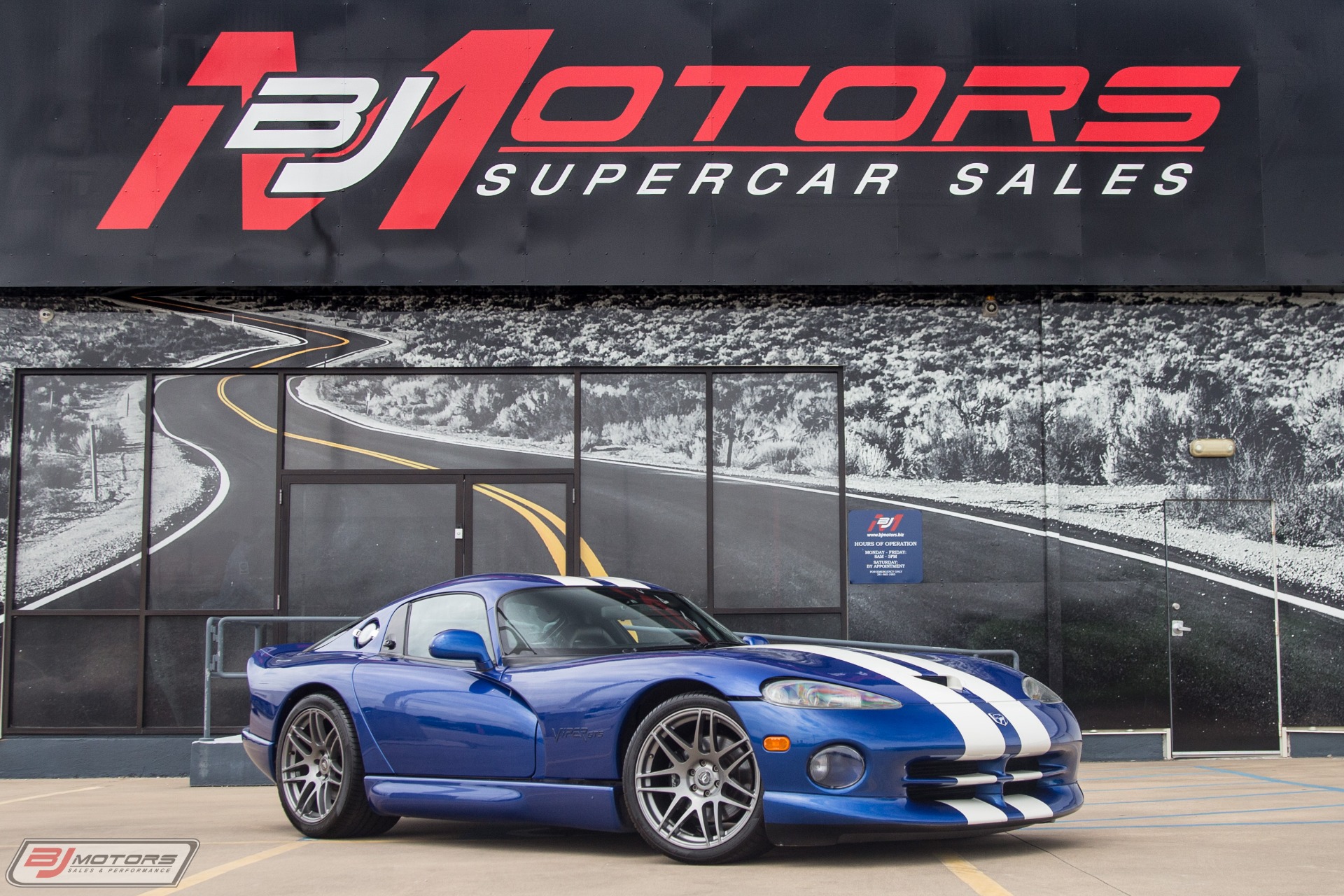 Used-1996-Dodge-Viper-GTS