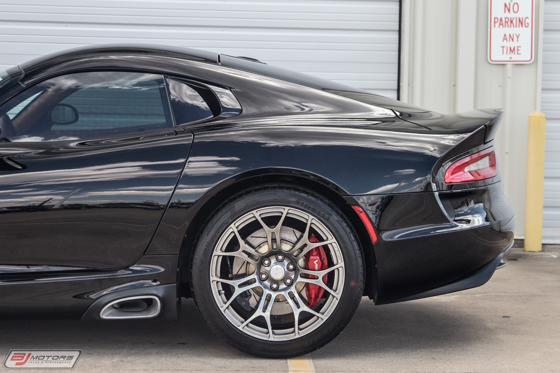 Used-2014-Dodge-Viper-GTS