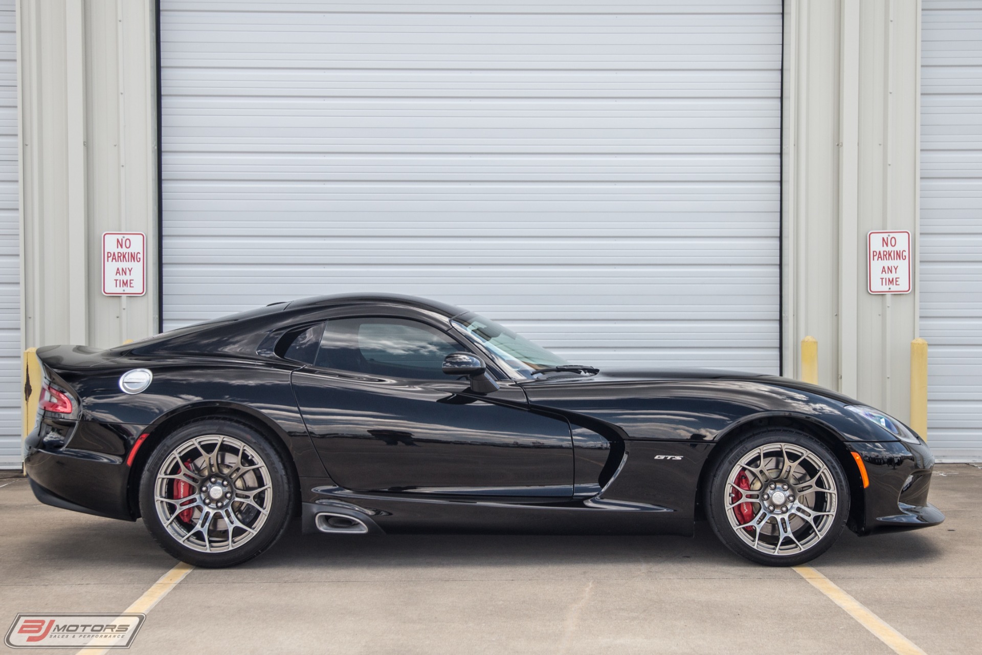 Used-2014-Dodge-Viper-GTS