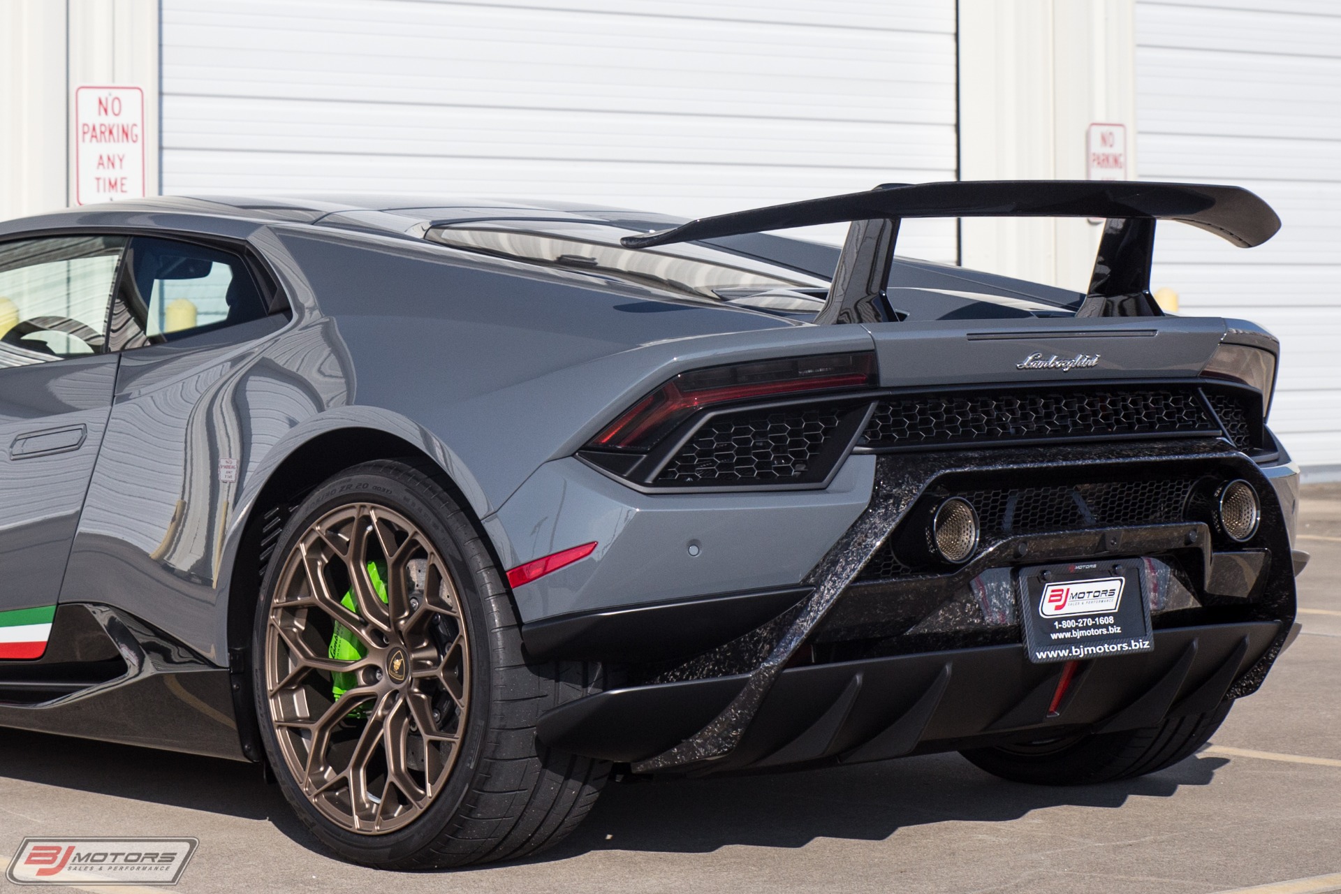 Used-2018-Lamborghini-Huracan-LP-640-4-Performante