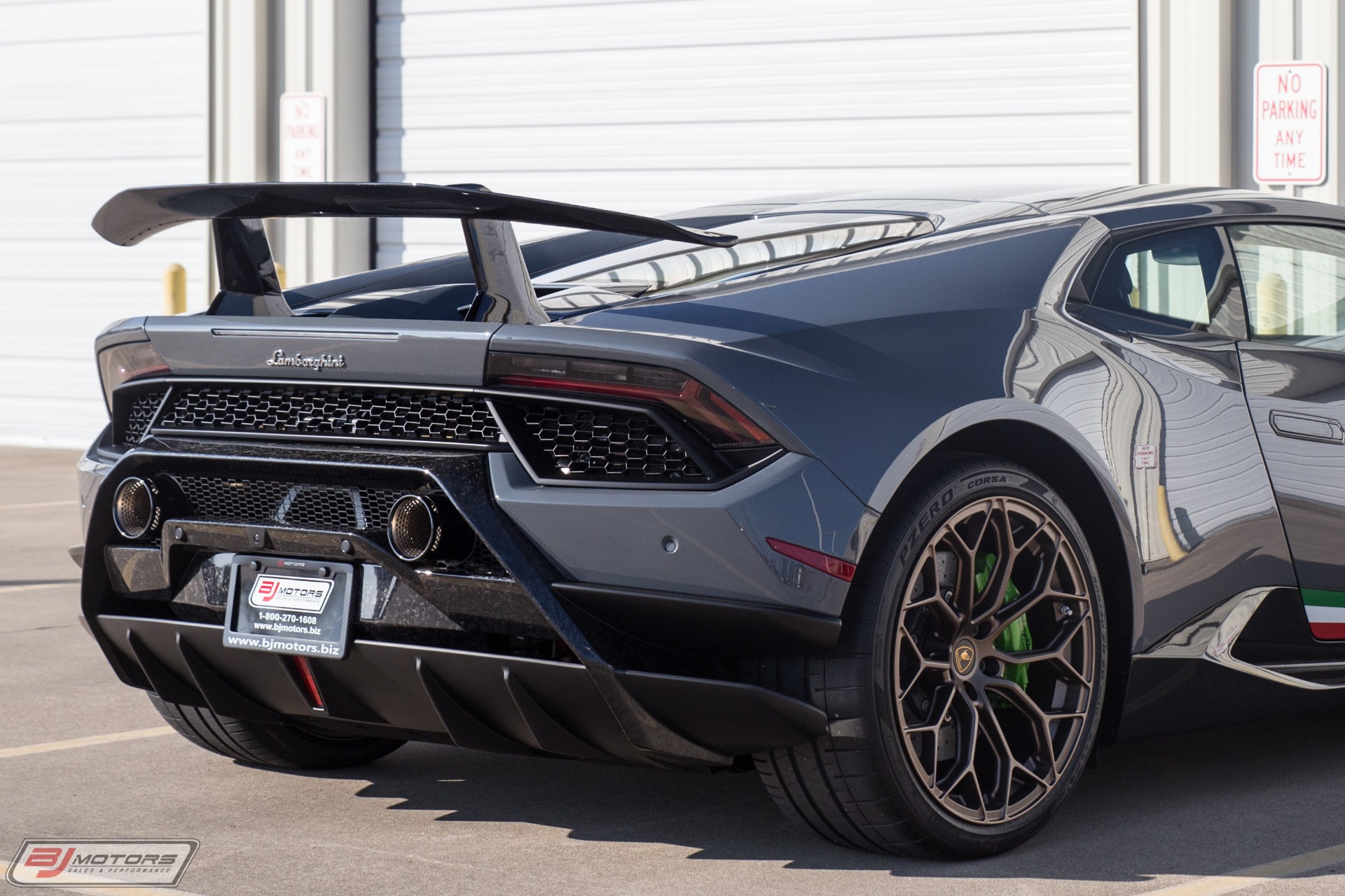 Used-2018-Lamborghini-Huracan-LP-640-4-Performante