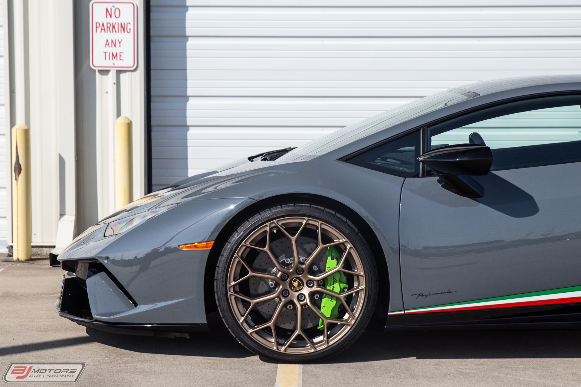 Used-2018-Lamborghini-Huracan-LP-640-4-Performante