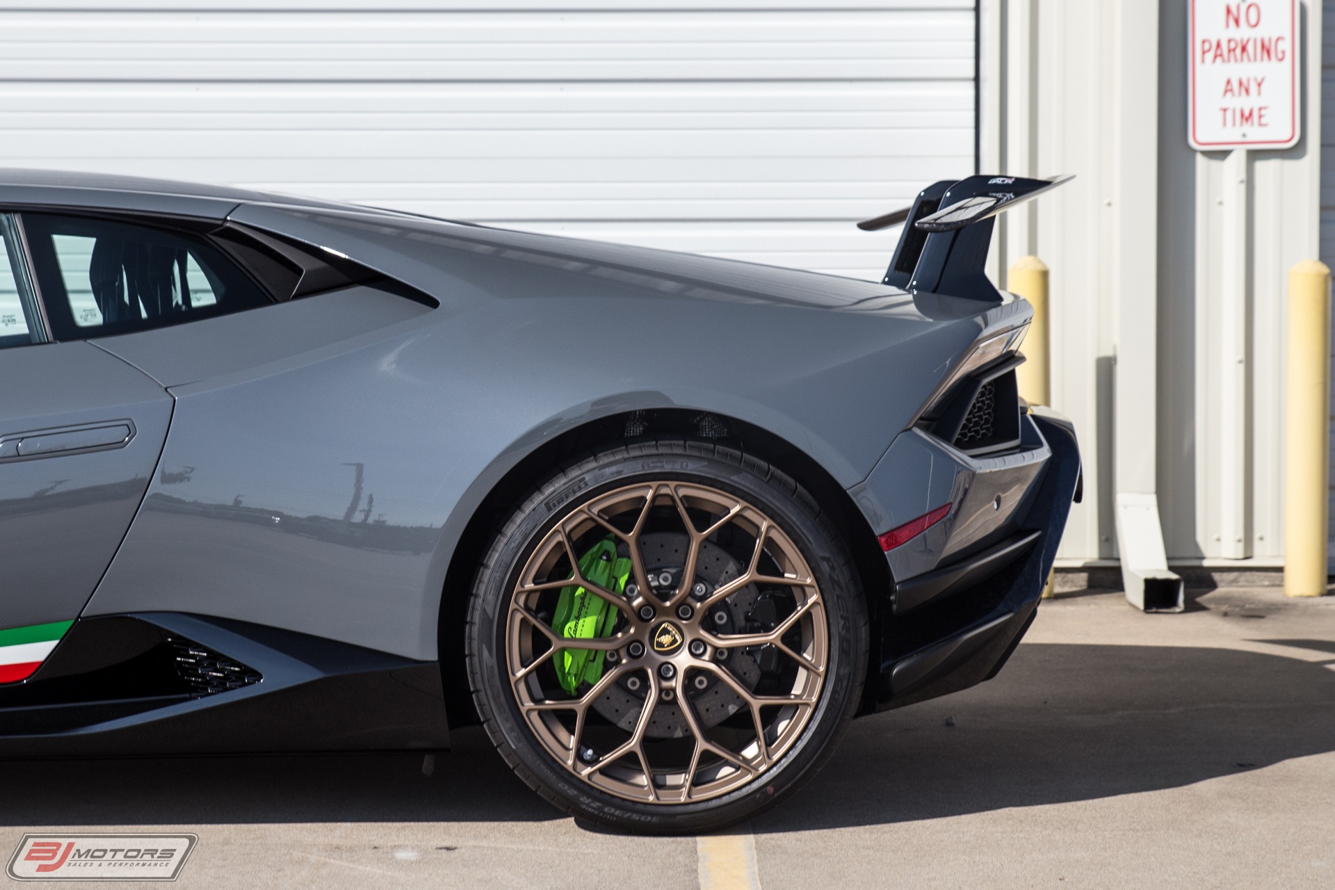 Used-2018-Lamborghini-Huracan-LP-640-4-Performante