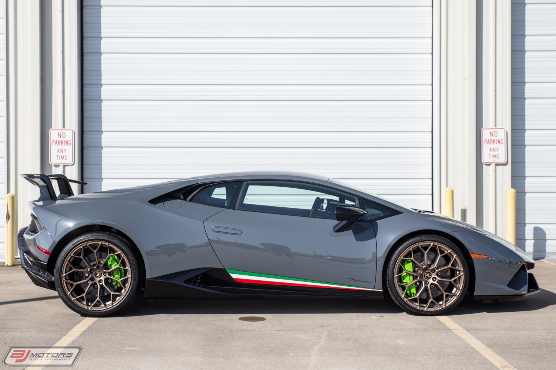 Used-2018-Lamborghini-Huracan-LP-640-4-Performante