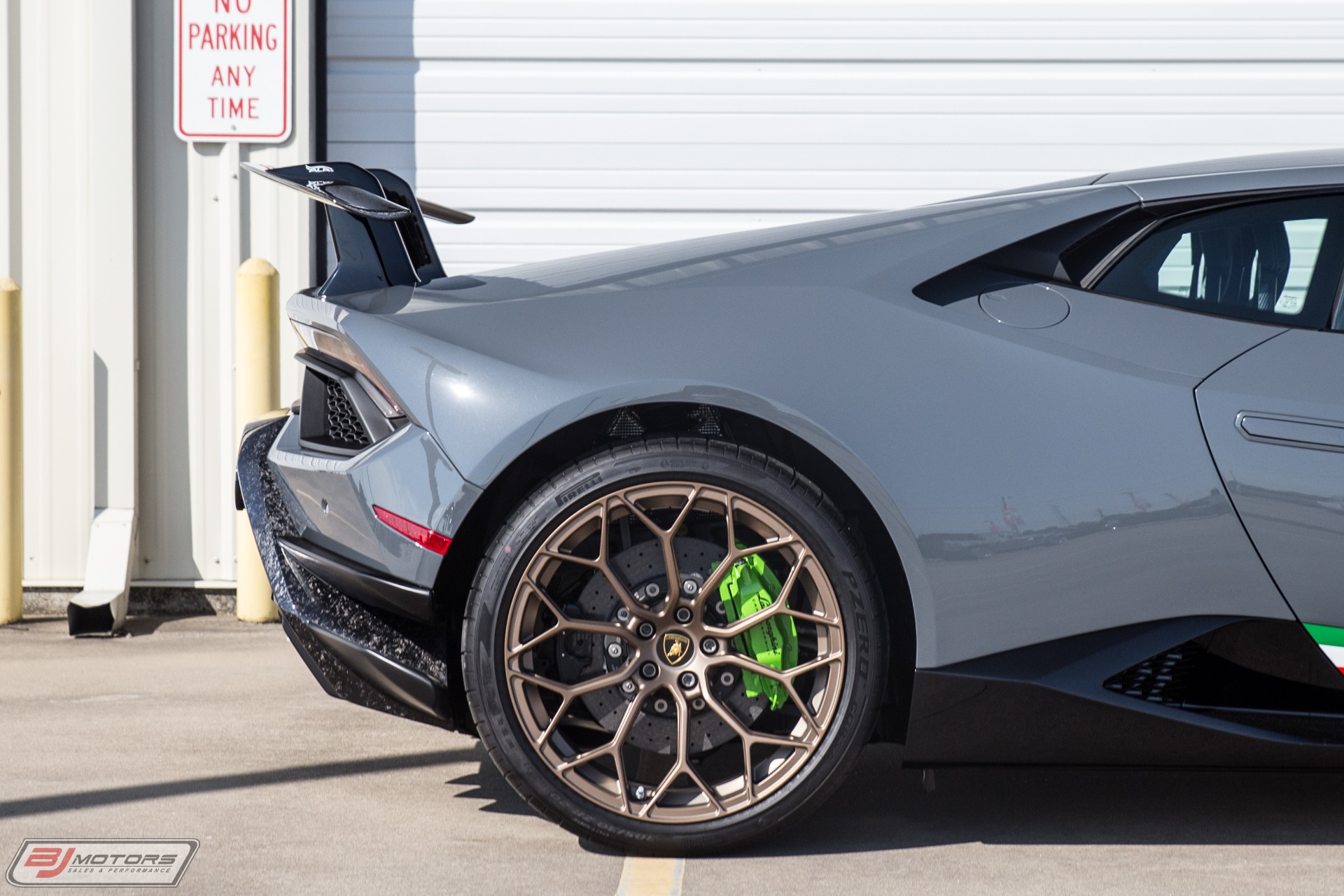 Used-2018-Lamborghini-Huracan-LP-640-4-Performante