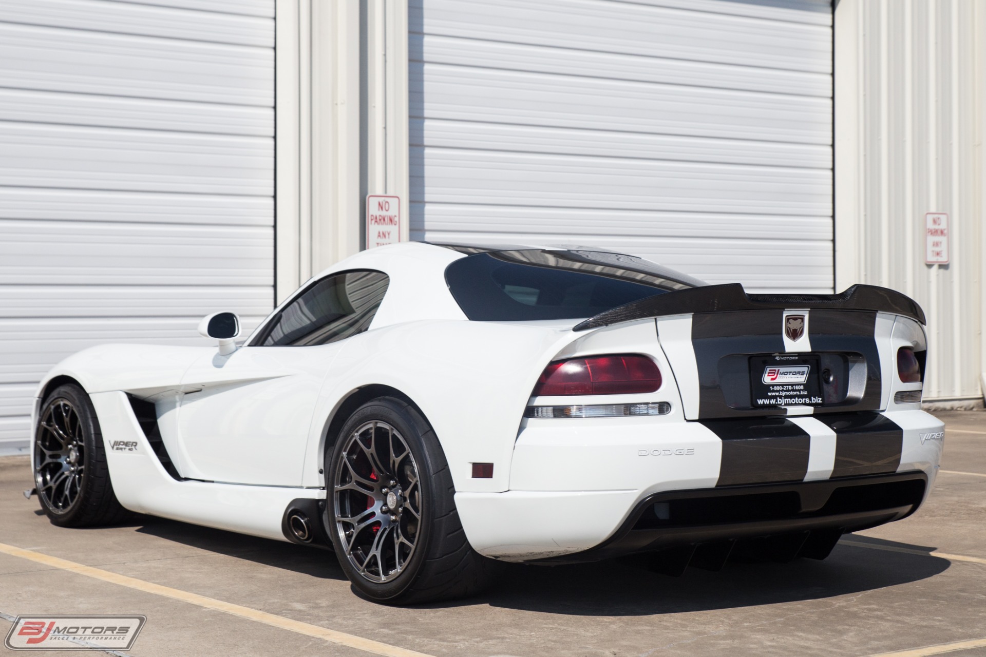 Used-2010-Dodge-Viper-SRT-10