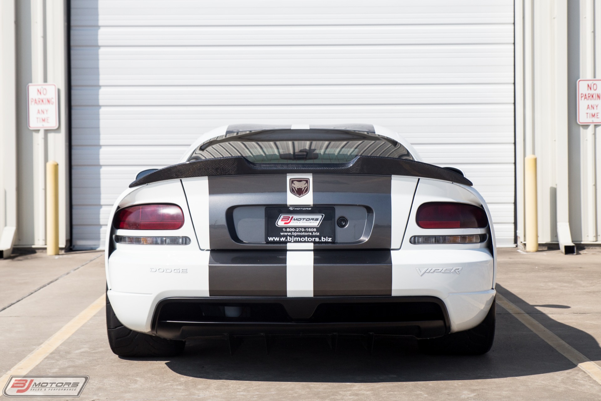 Used-2010-Dodge-Viper-SRT-10