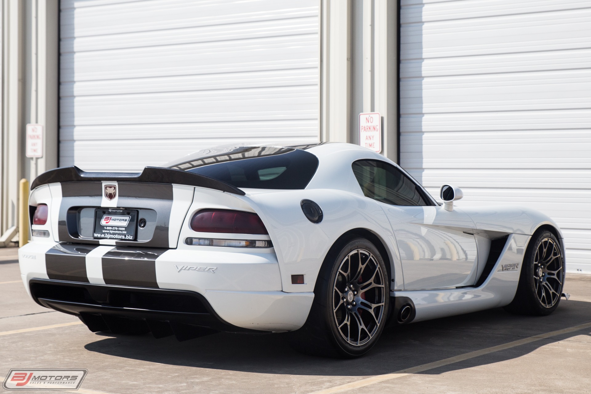 Used-2010-Dodge-Viper-SRT-10