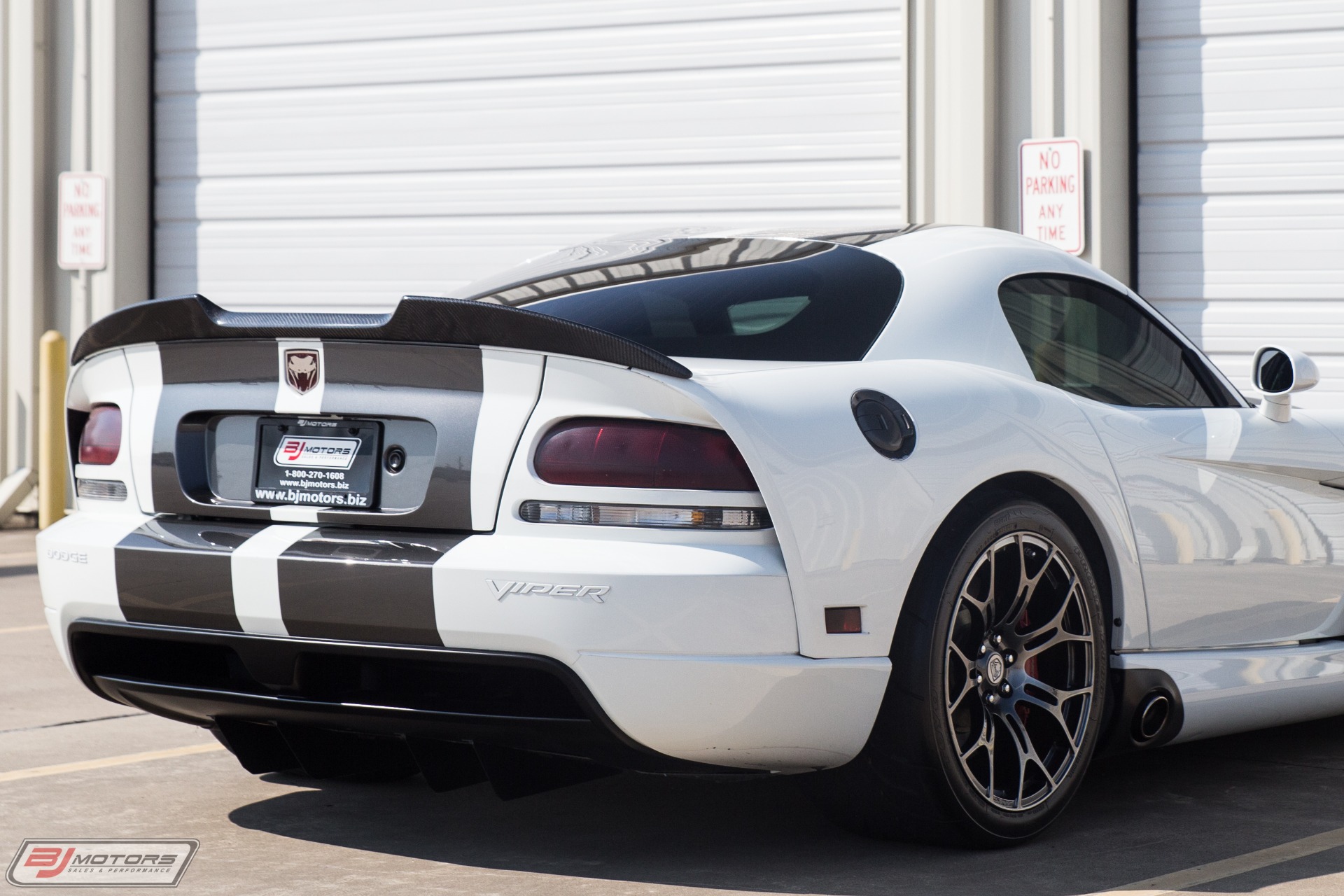 Used-2010-Dodge-Viper-SRT-10