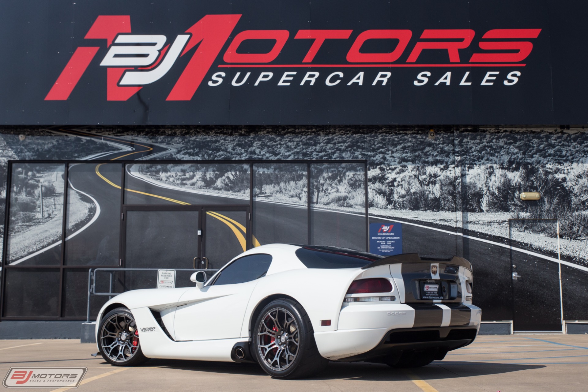 Used-2010-Dodge-Viper-SRT-10