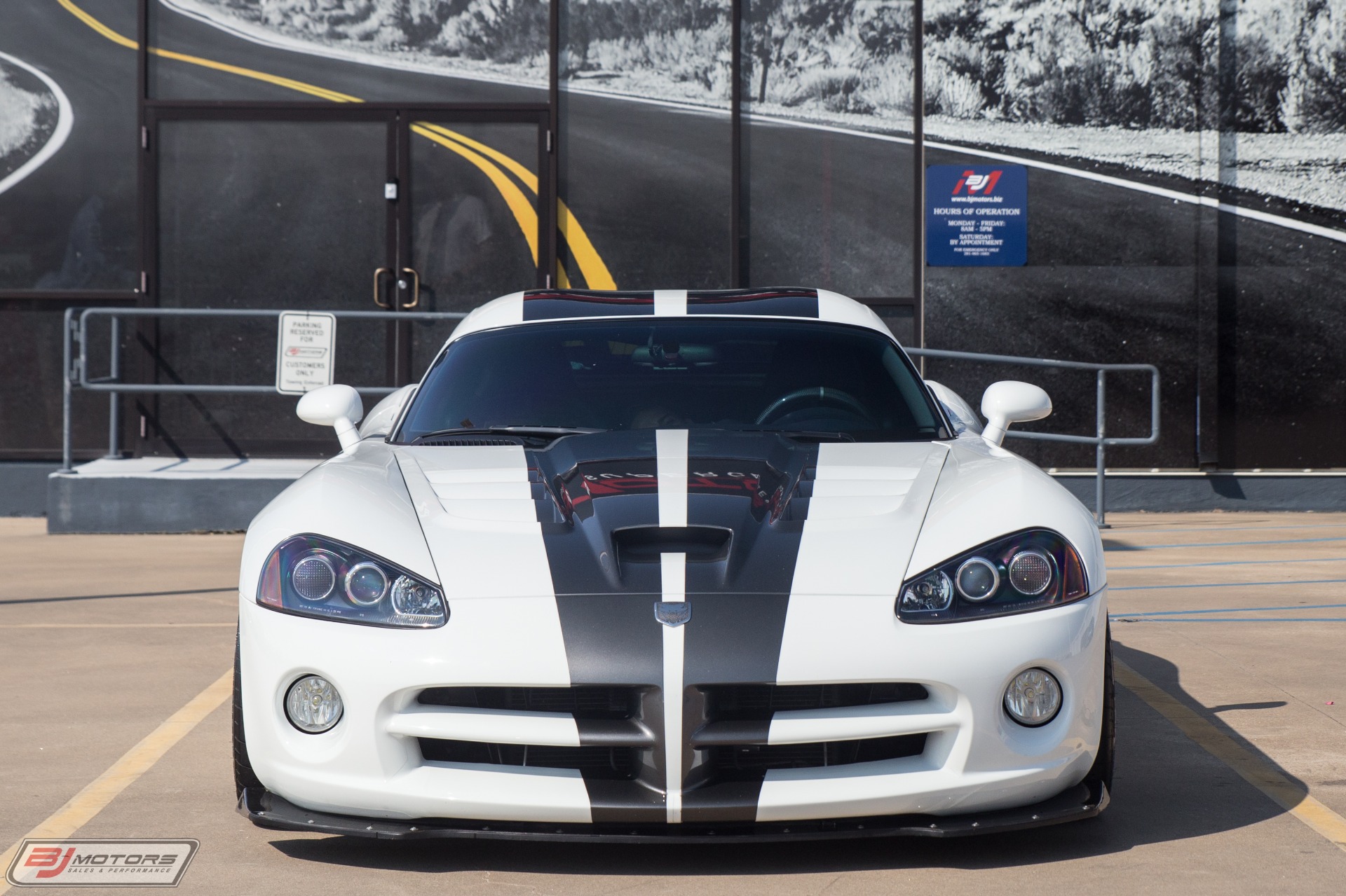 Used-2010-Dodge-Viper-SRT-10