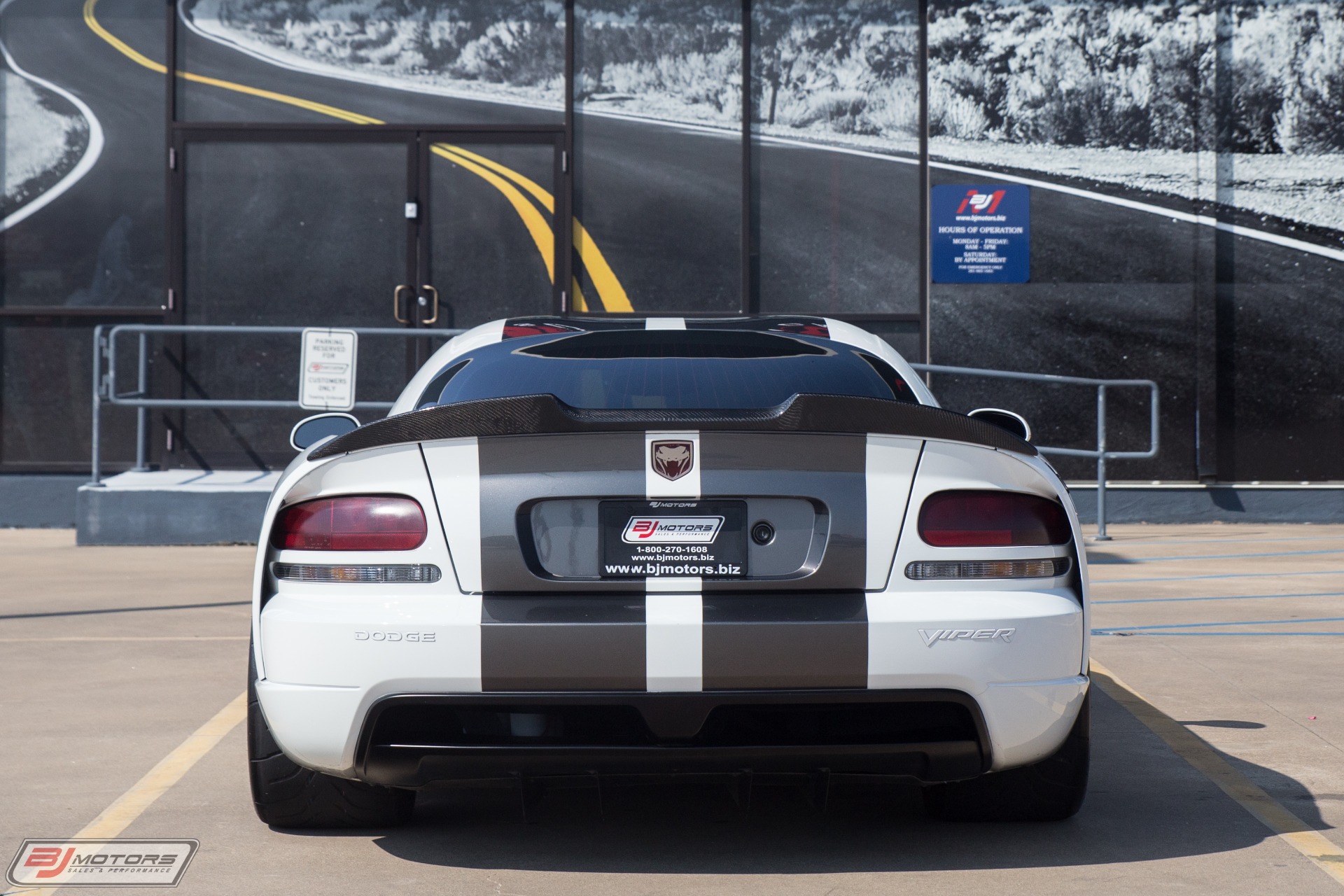 Used-2010-Dodge-Viper-SRT-10