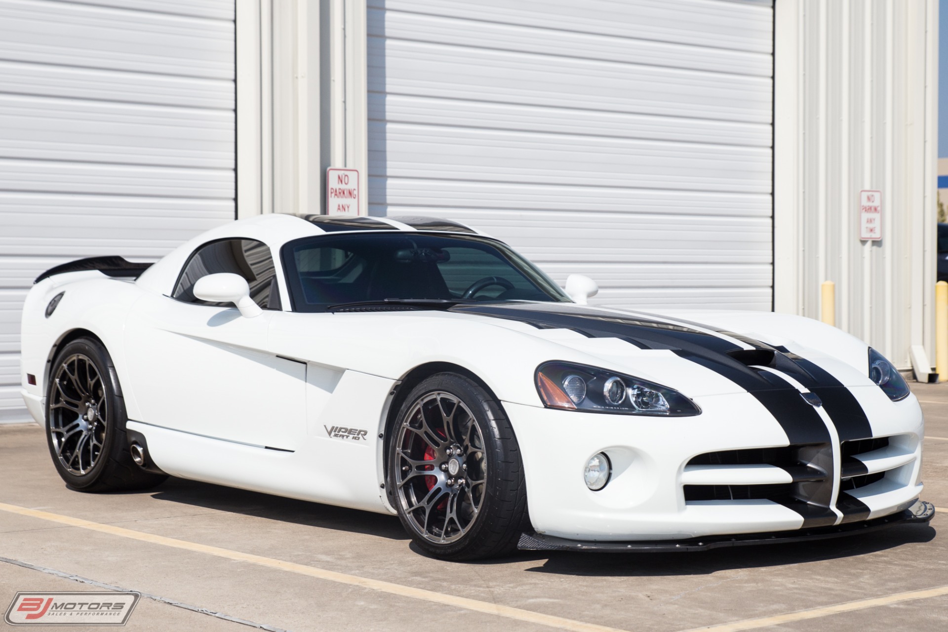 Used-2010-Dodge-Viper-SRT-10