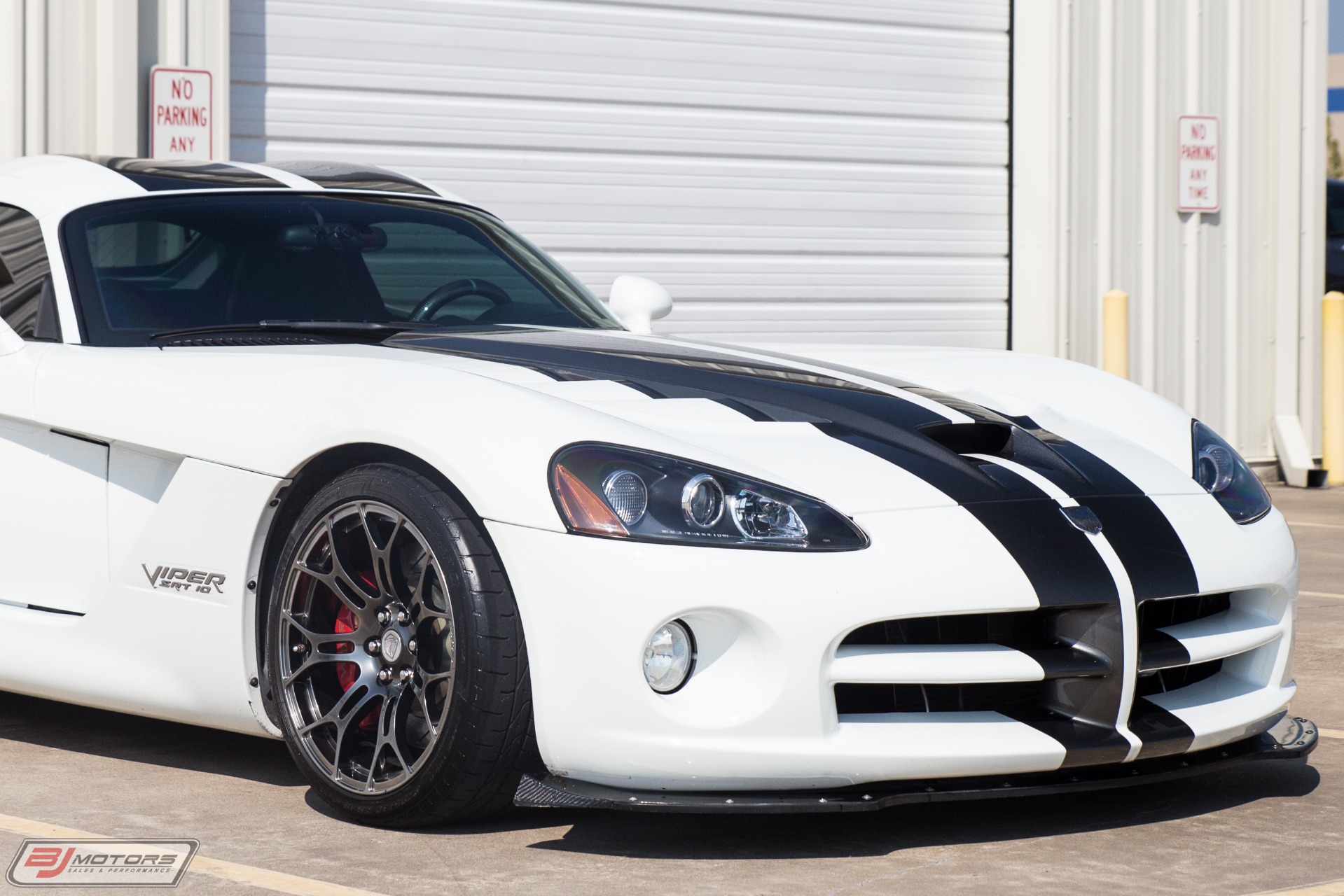 Used-2010-Dodge-Viper-SRT-10