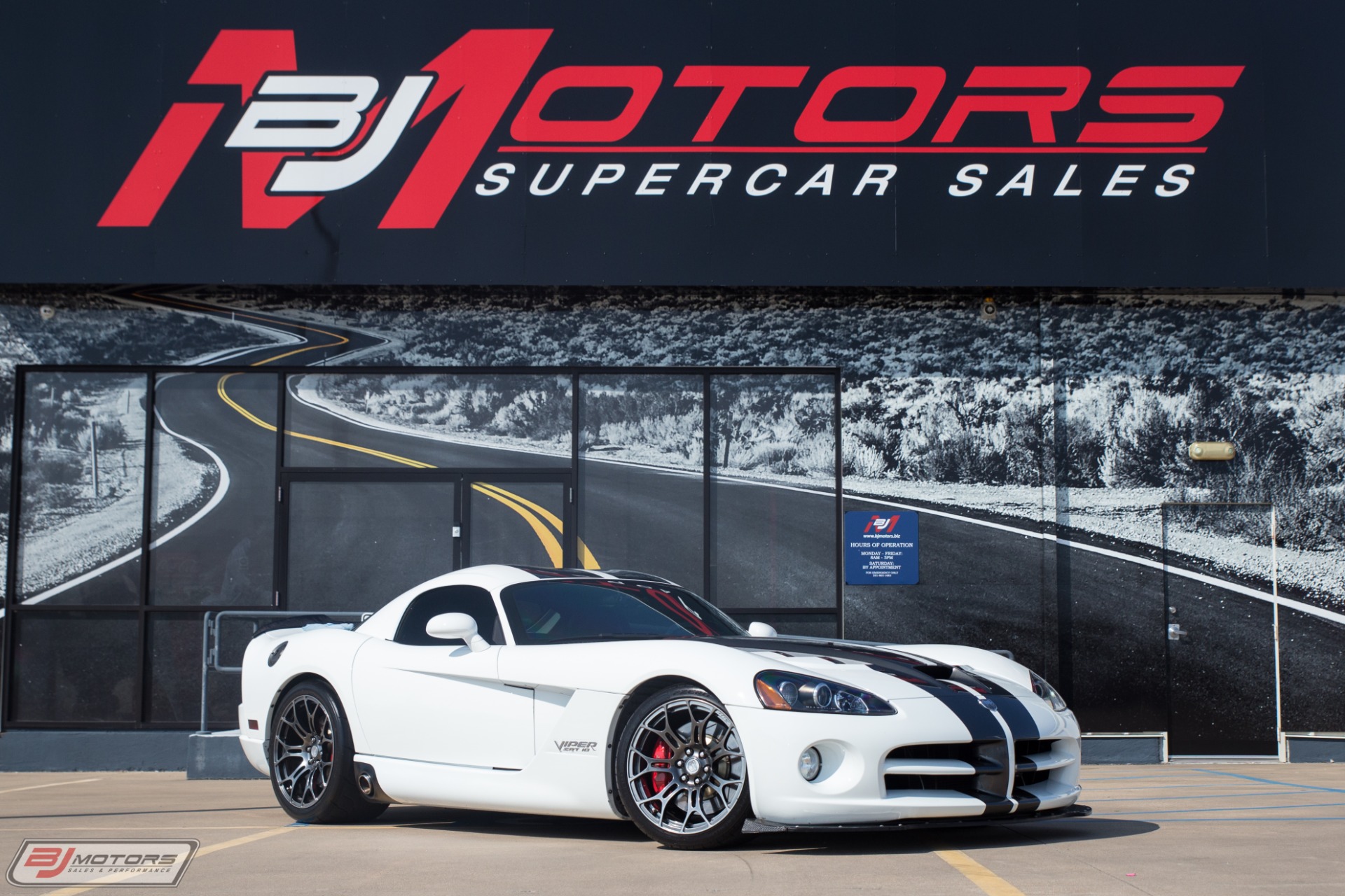 Used-2010-Dodge-Viper-SRT-10