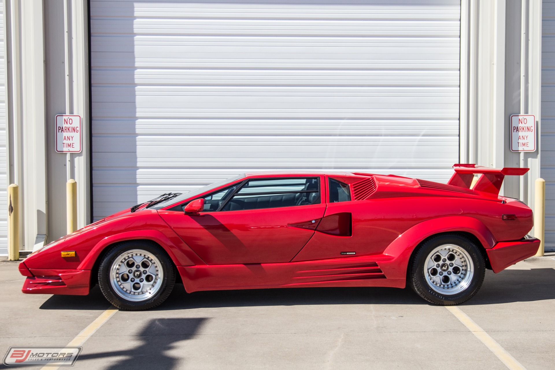 Used-1989-Lamborghini-Countach-25th-Anniversary