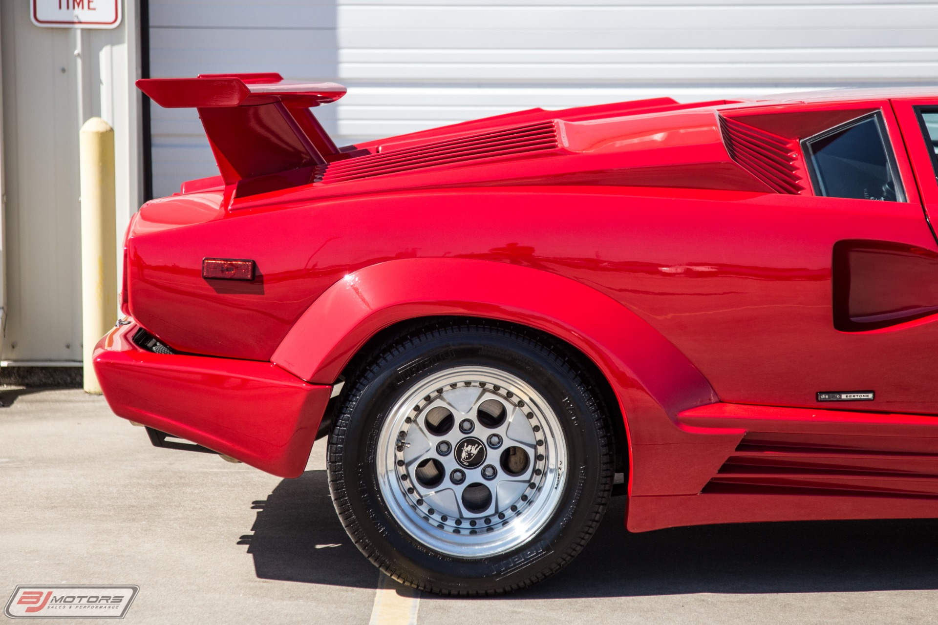 Used-1989-Lamborghini-Countach-25th-Anniversary