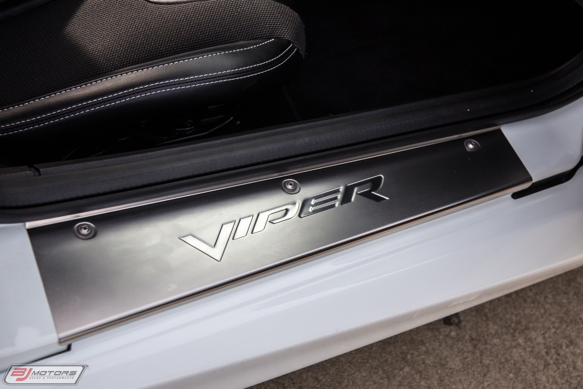 Used-2015-Dodge-Viper-SRT