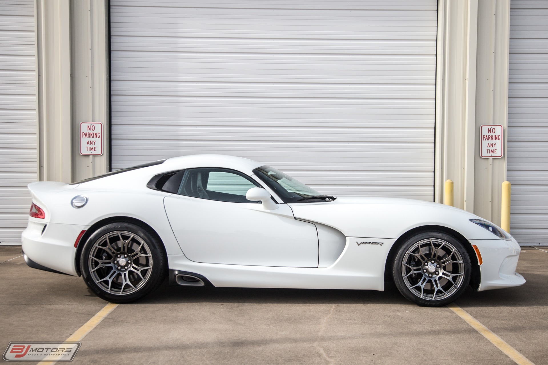 Used-2015-Dodge-Viper-SRT