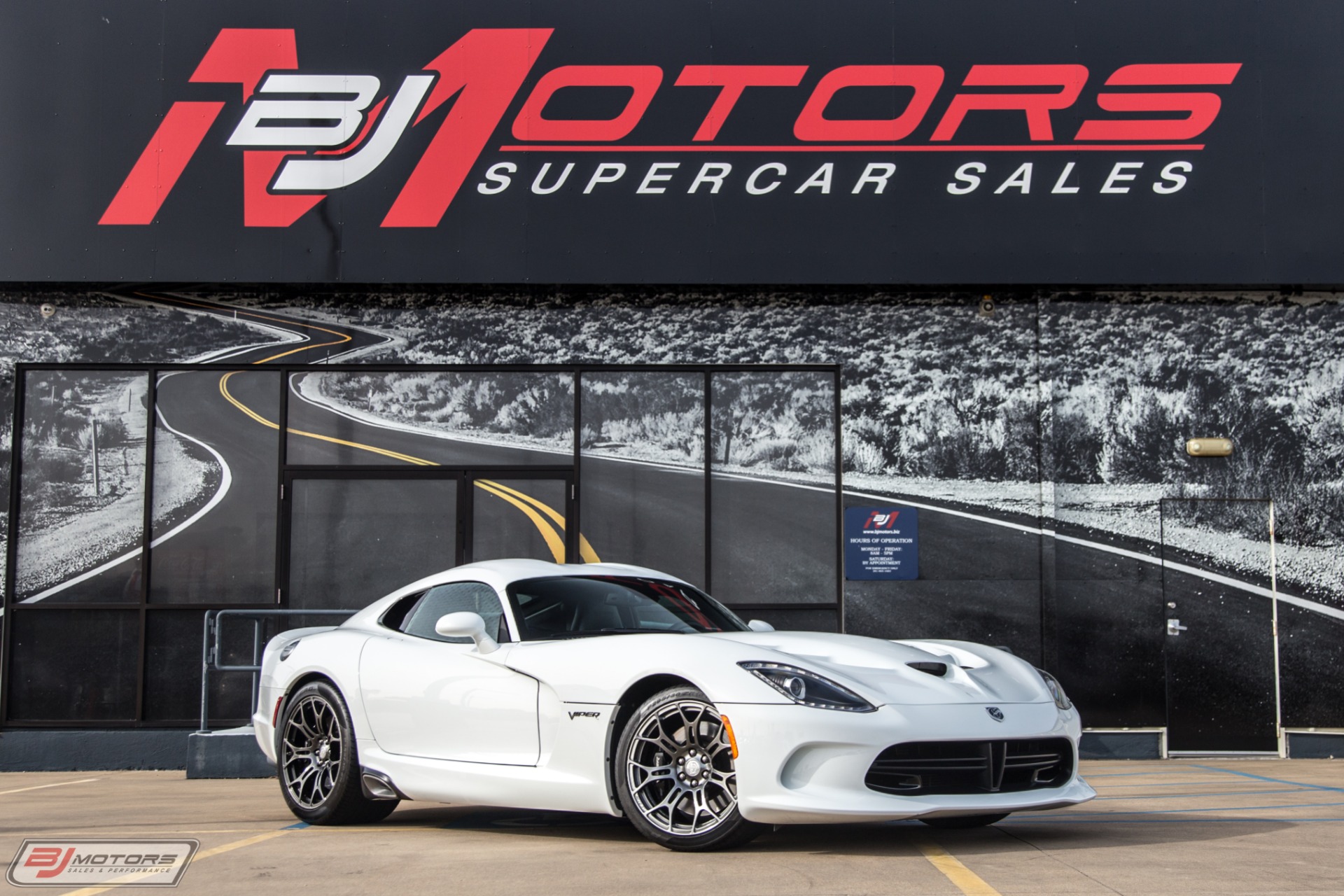 Used-2015-Dodge-Viper-SRT