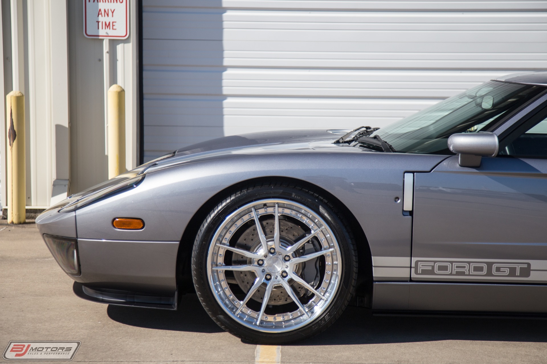 Used-2006-Ford-GT-Tungsten-4-Option-Car-with-Low-Miles