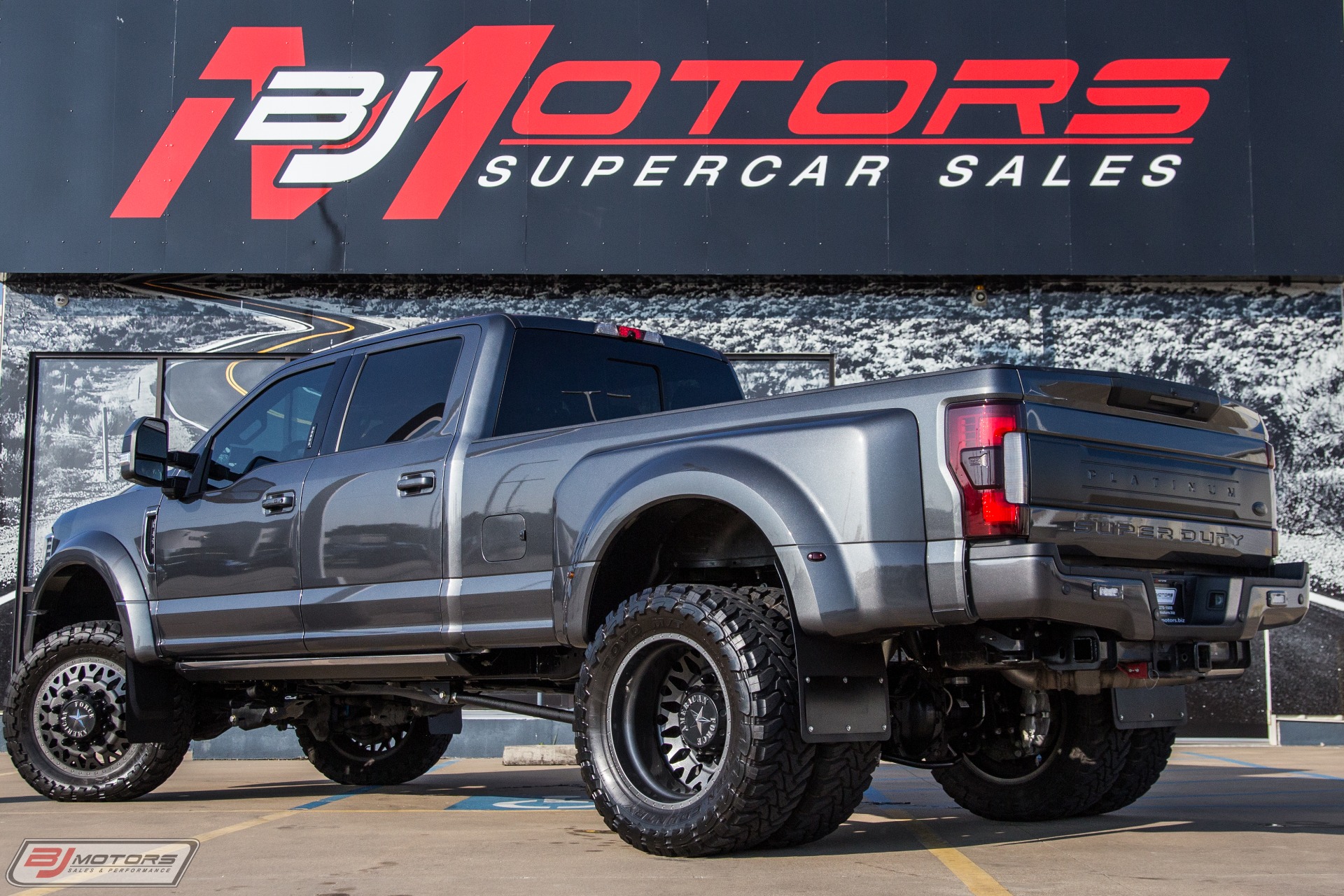 Used-2018-Ford-F-450-Super-Duty-Platinum