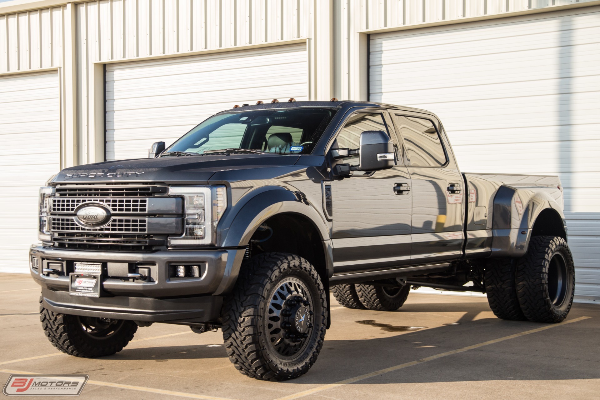 Used-2018-Ford-F-450-Super-Duty-Platinum