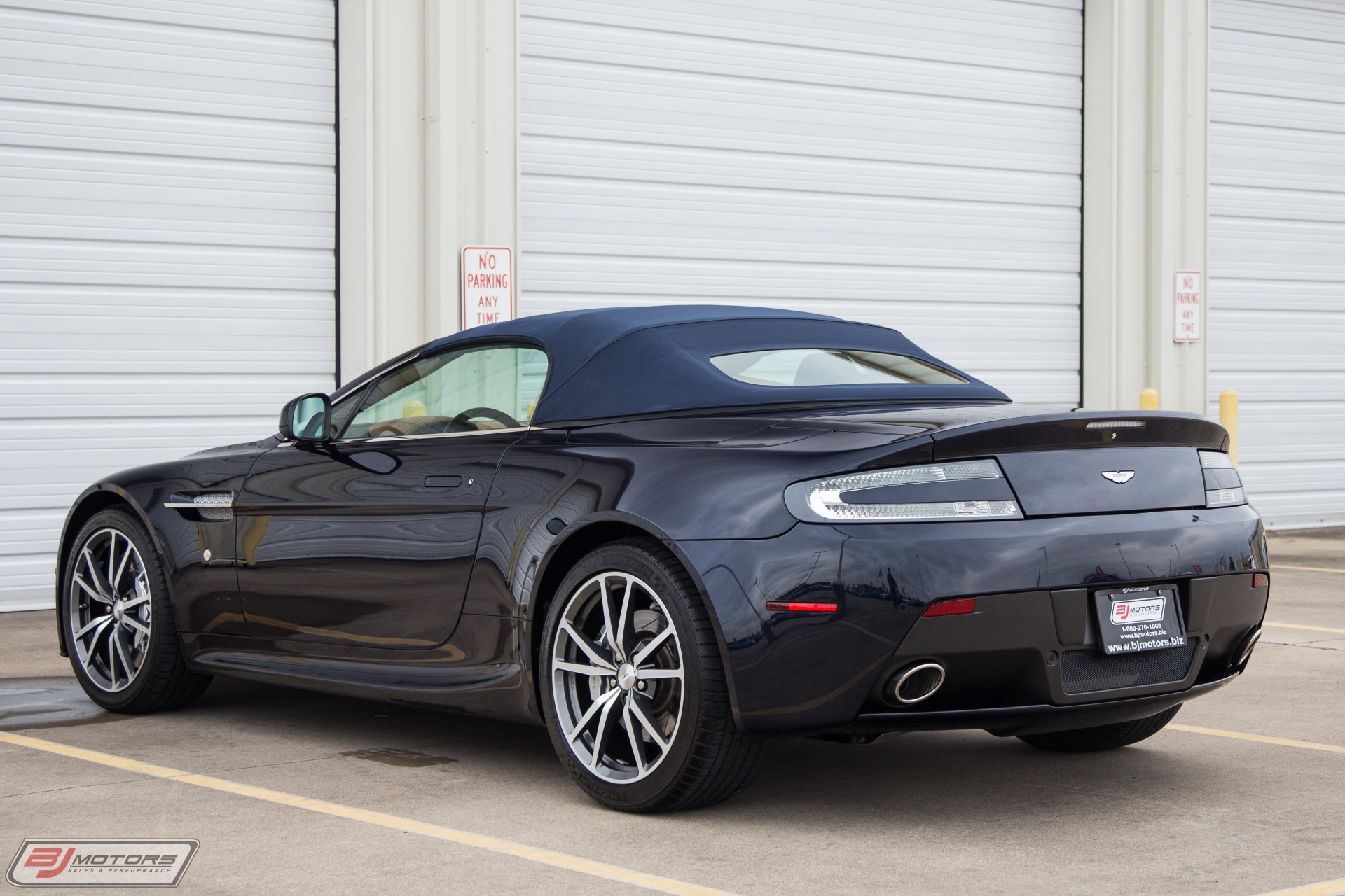 Used-2012-Aston-Martin-V8-Vantage-Roadster